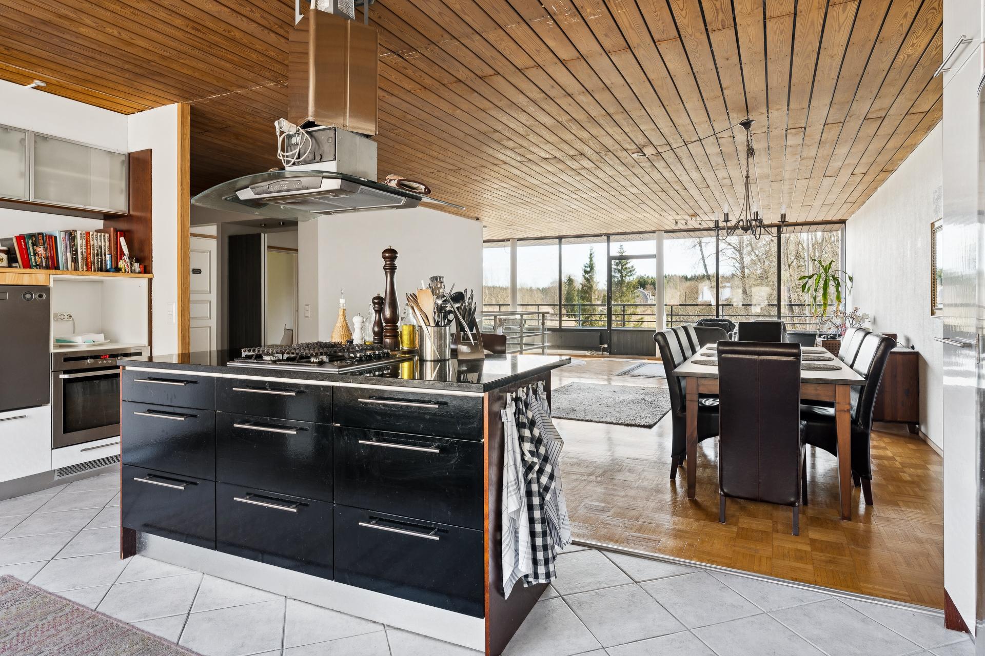 Keittiö-ruokailutila