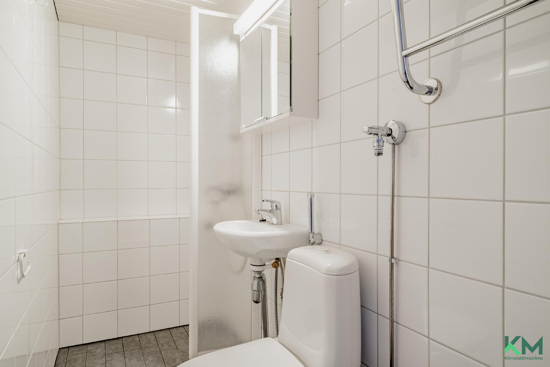 kylpyhuone uusittu linjasaneerauksen yhteydessä