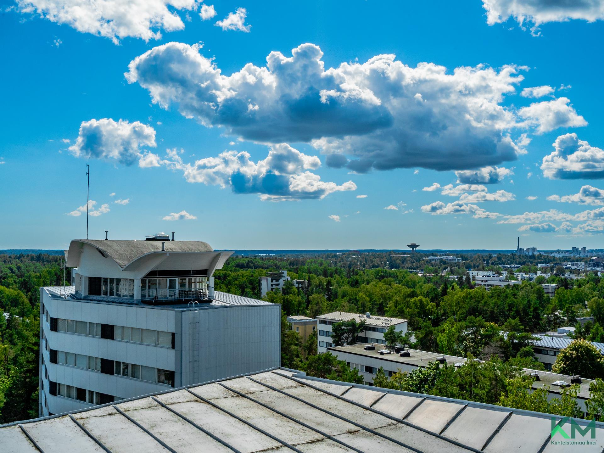 näkymät taloyhtiön saunaosaston terassilta