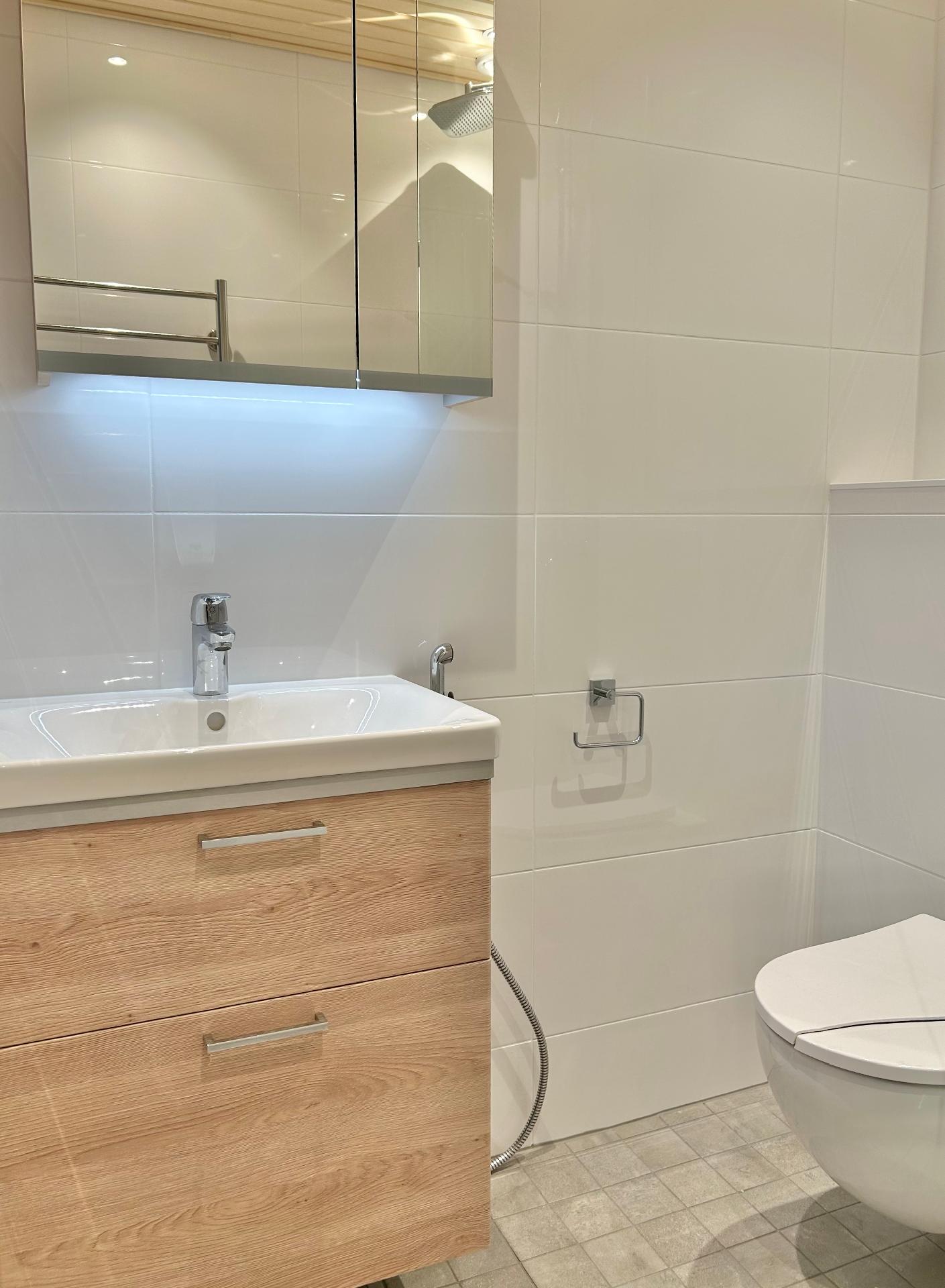 Katajaharjuntie 2-4, Lauttasaari, Helsinki