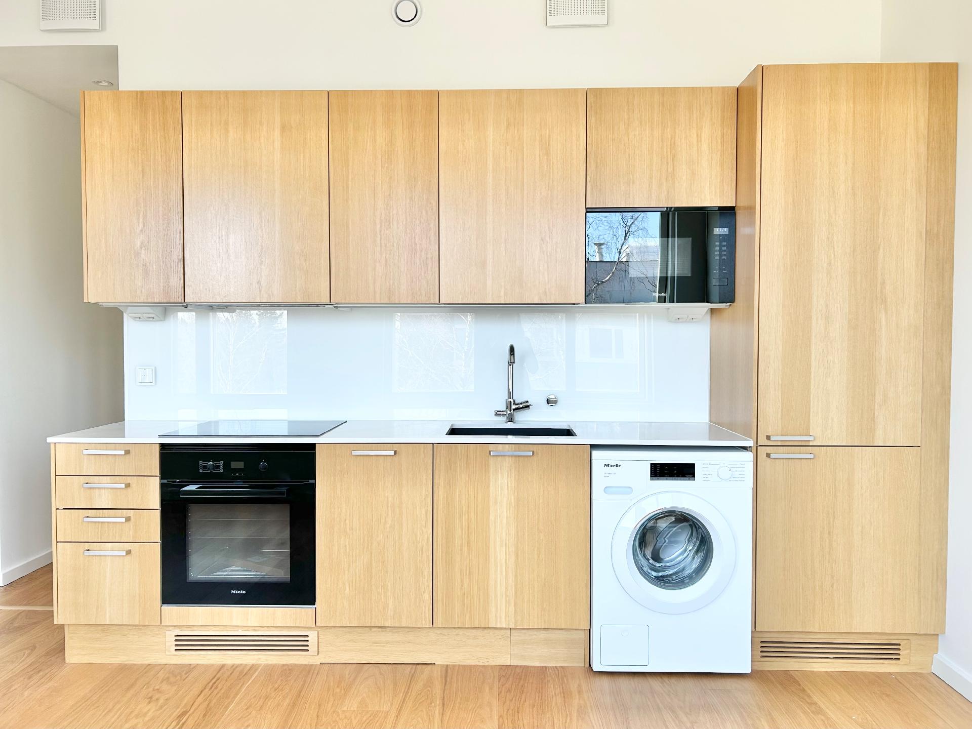 Katajaharjuntie 2-4, Lauttasaari, Helsinki