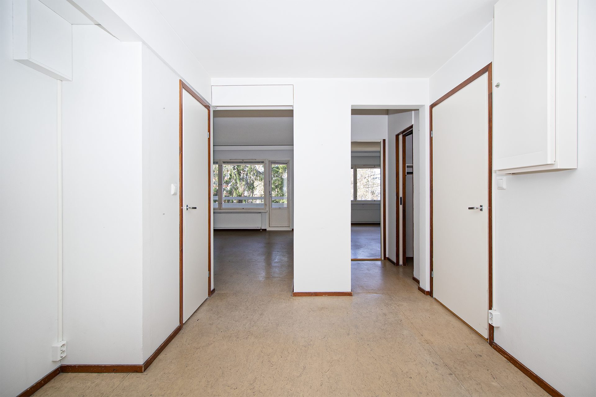 Eteisessä reilusti tilaa 