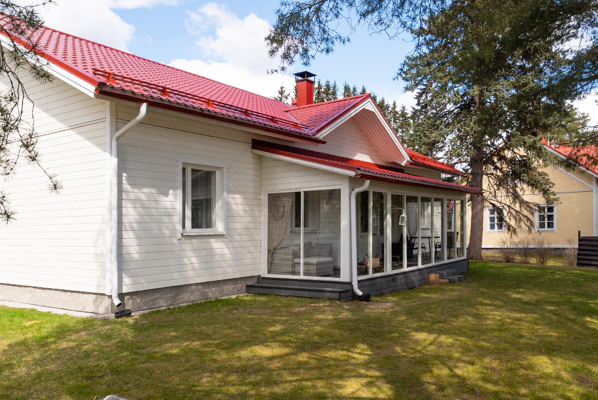 Isolahdentie 4, Rajala, Muurame