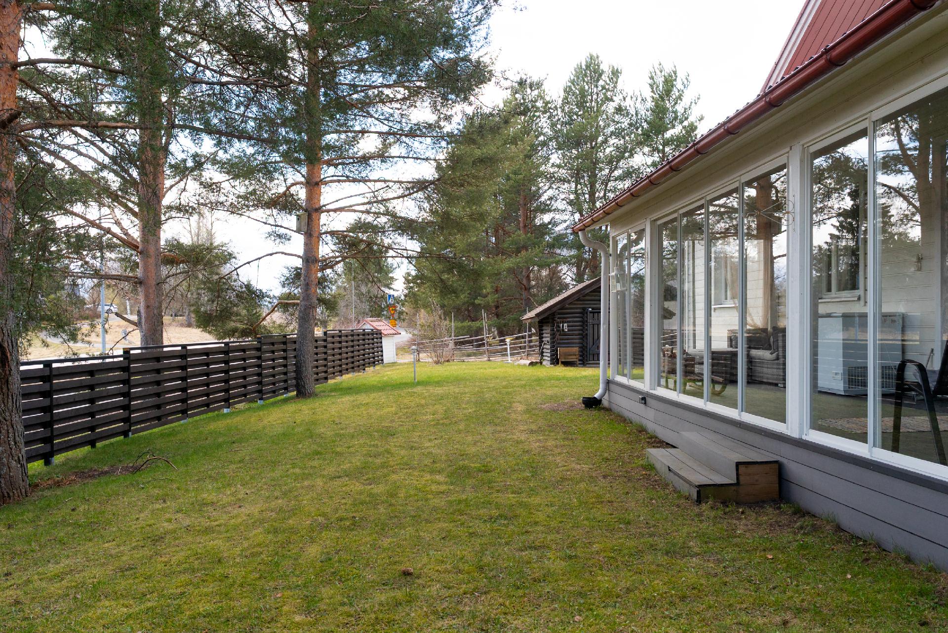 Isolahdentie 4, Rajala, Muurame