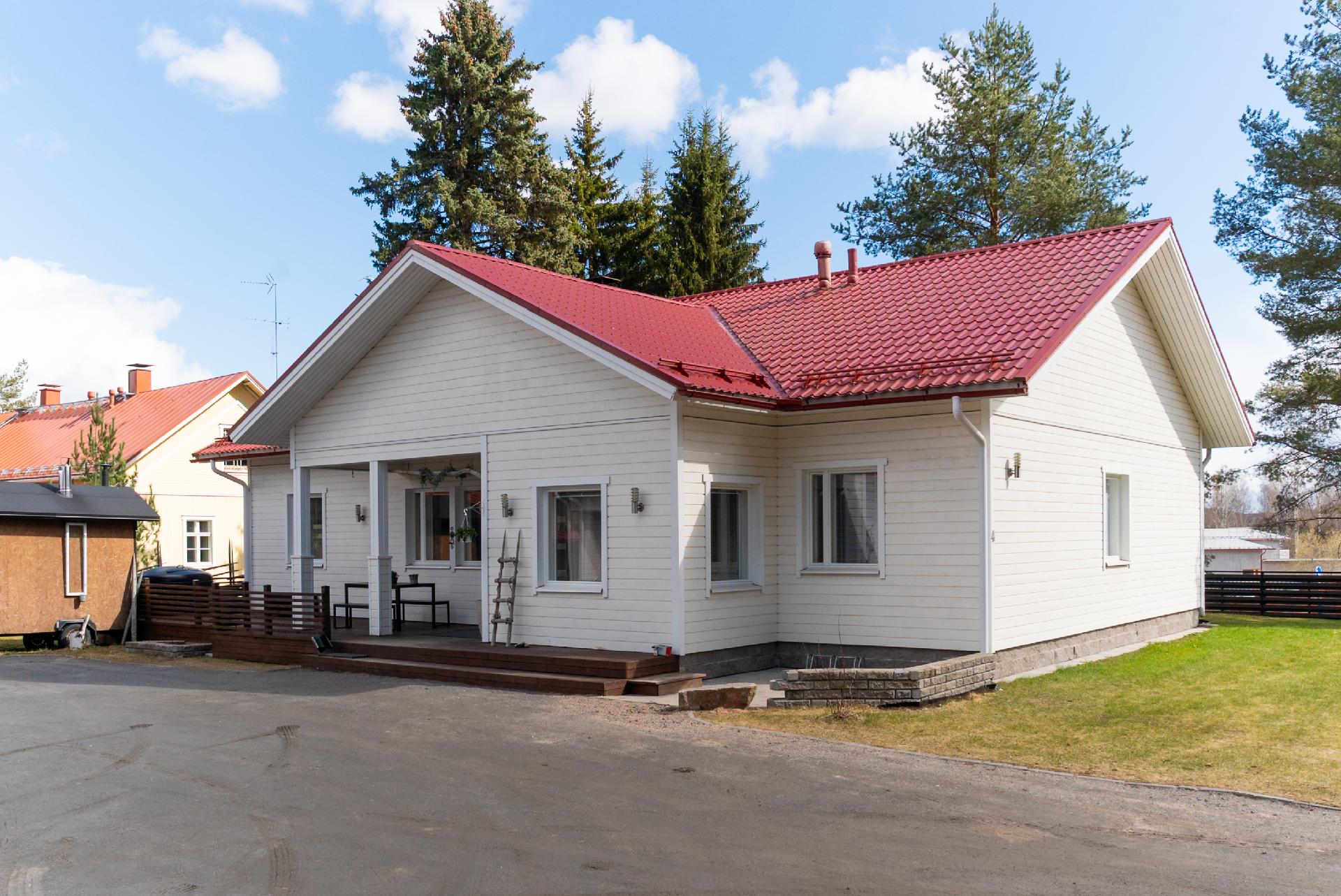 Isolahdentie 4, Rajala, Muurame