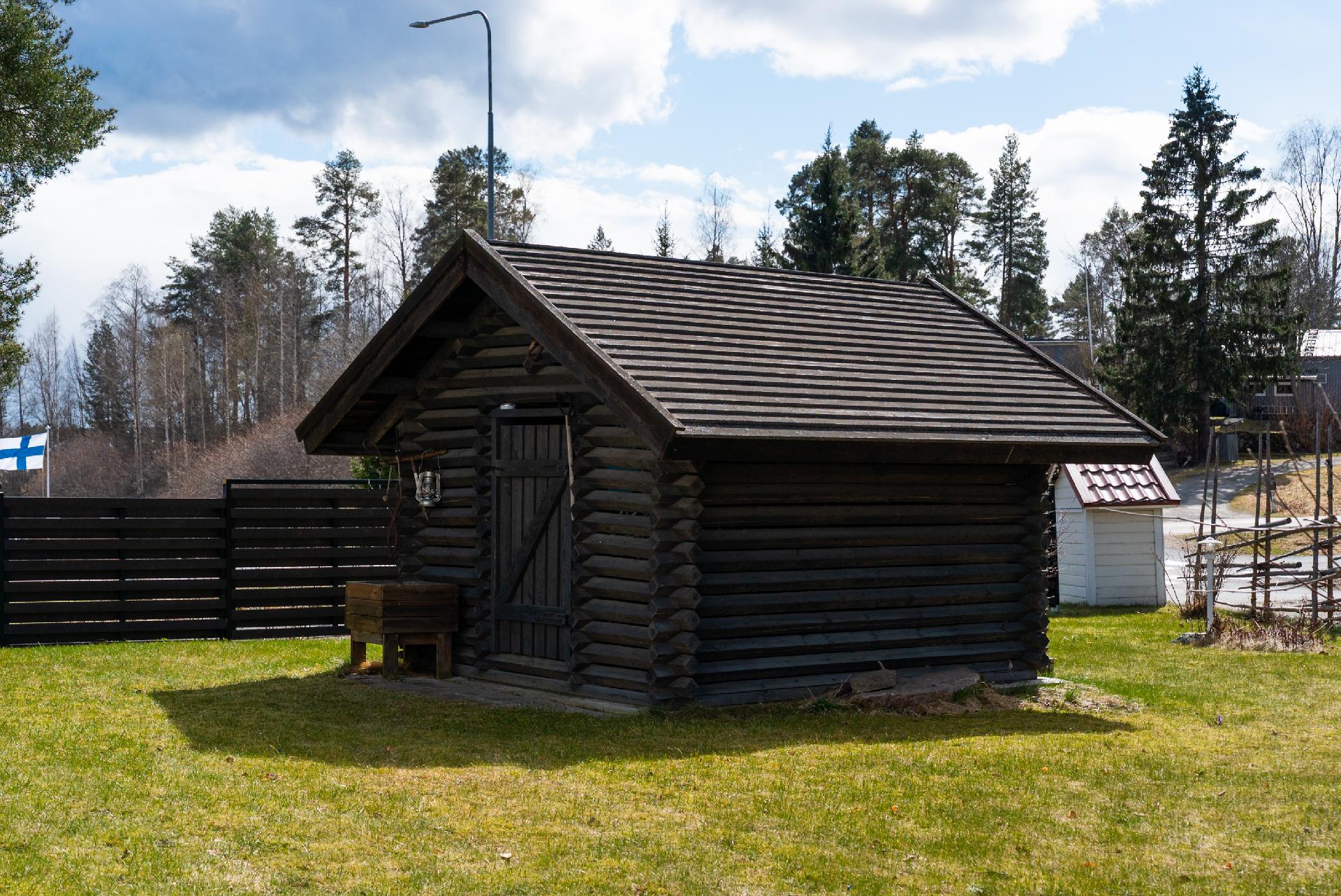 Isolahdentie 4, Rajala, Muurame