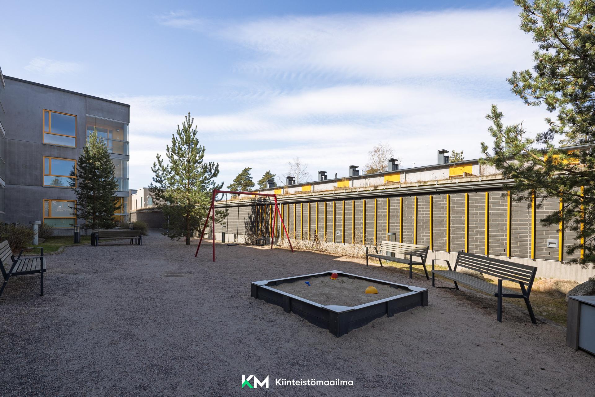 Taloyhtiön leikkipaikka
