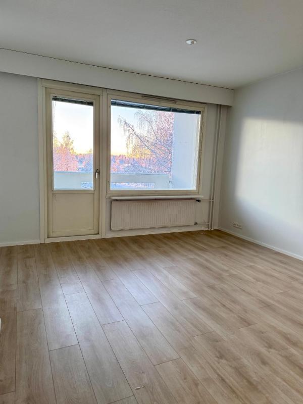 Tilava huone