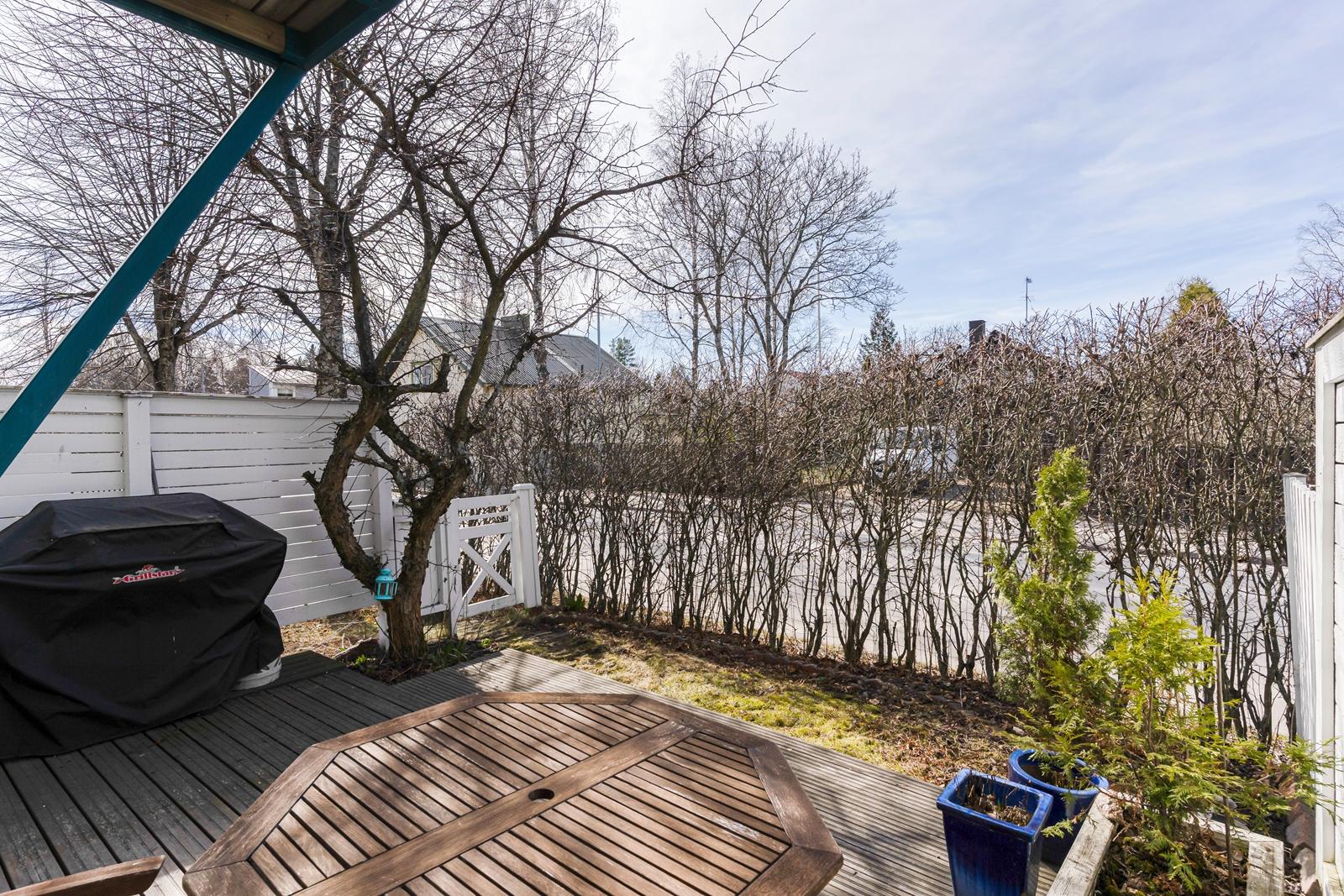 Heinäpellontie 9, Tapaninkylä, Helsinki