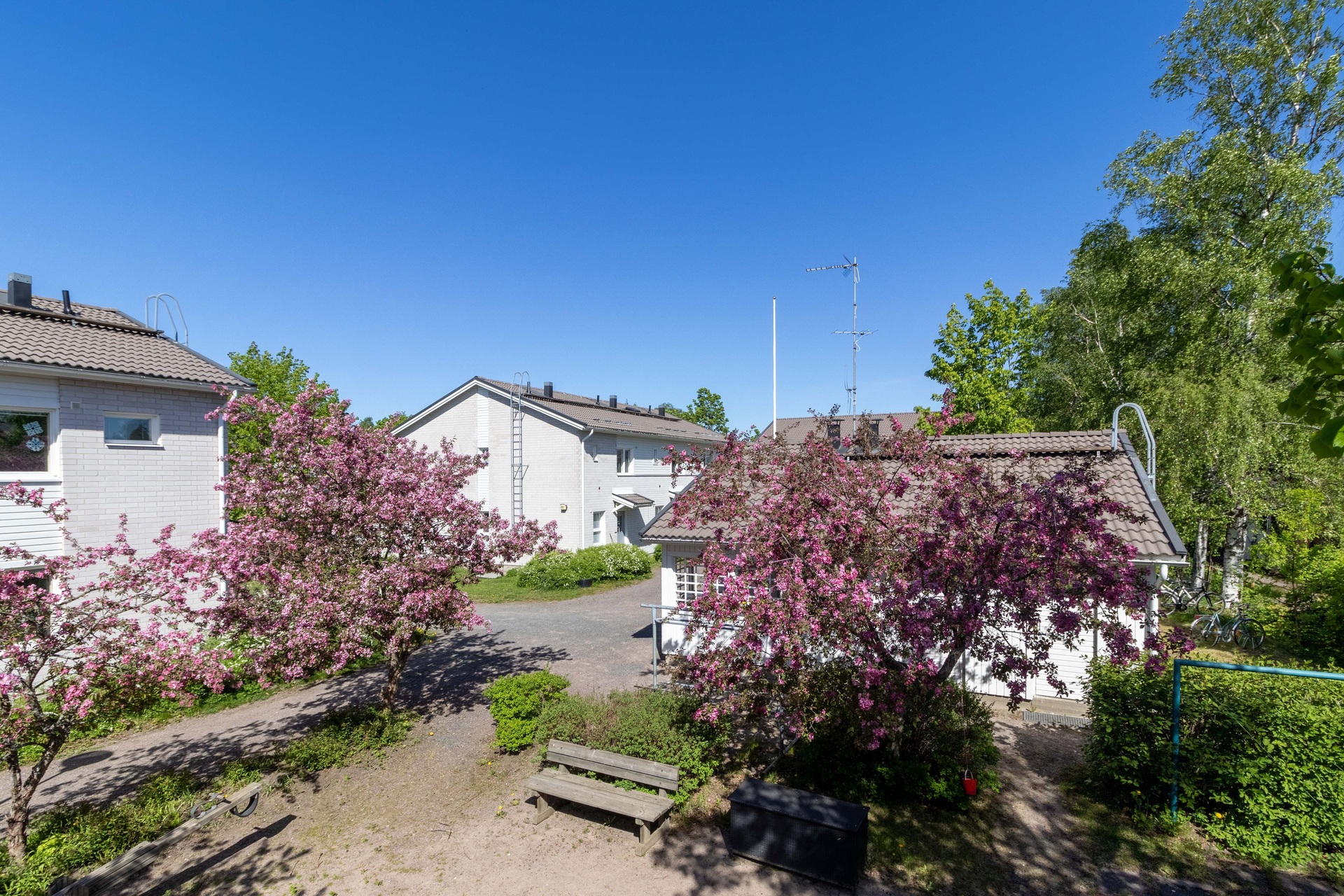 Heinäpellontie 9, Tapaninkylä, Helsinki