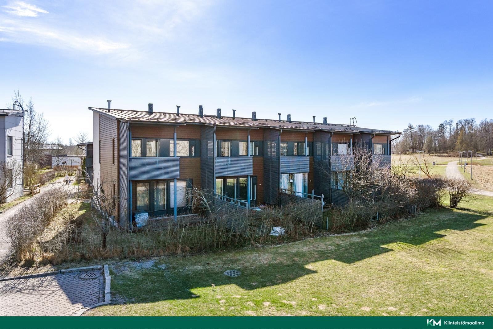 takapihan julkisivua