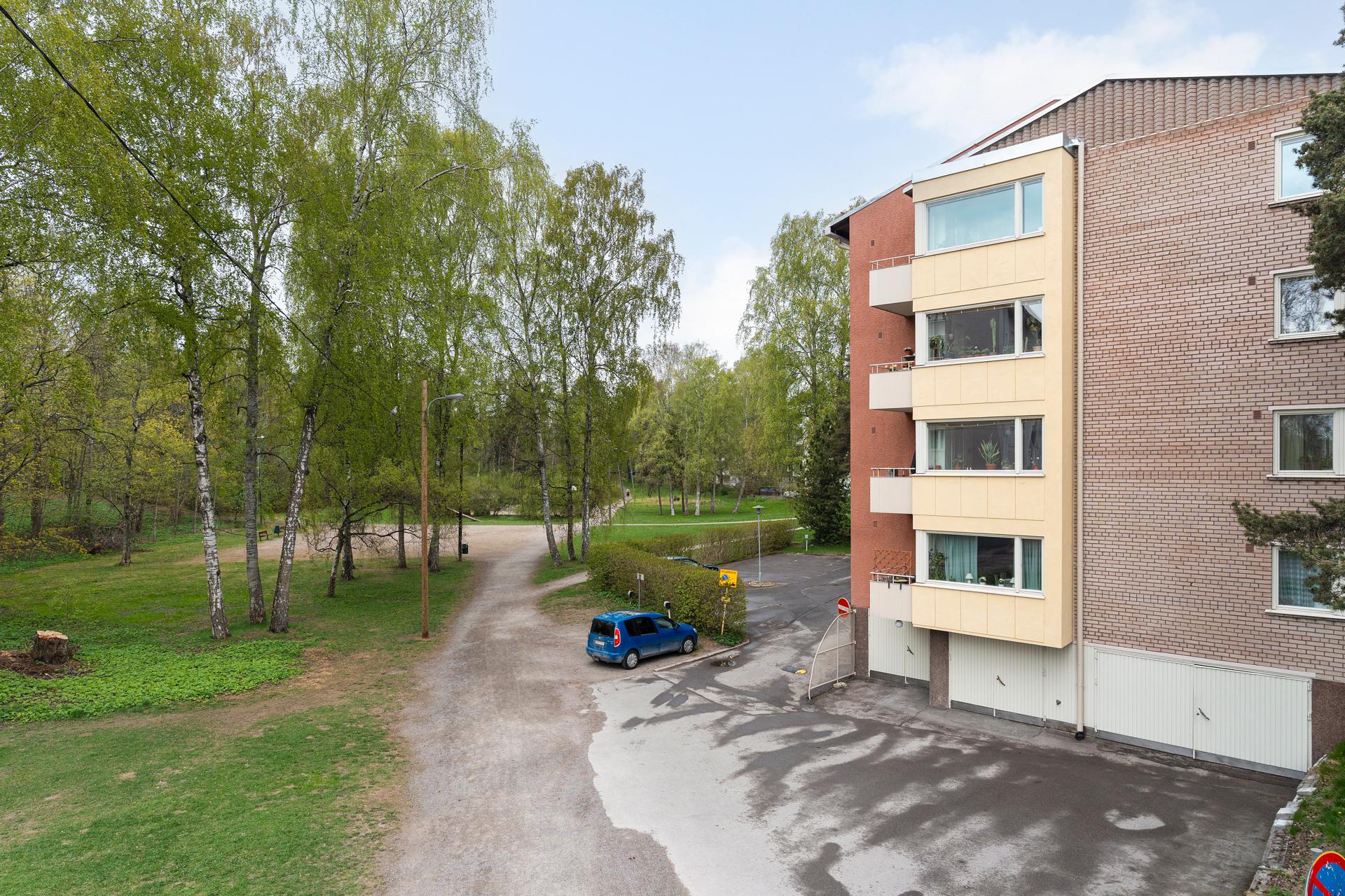 Viereinen puistoalue yhdistyy laajaan ulkoilureittien verkostoon