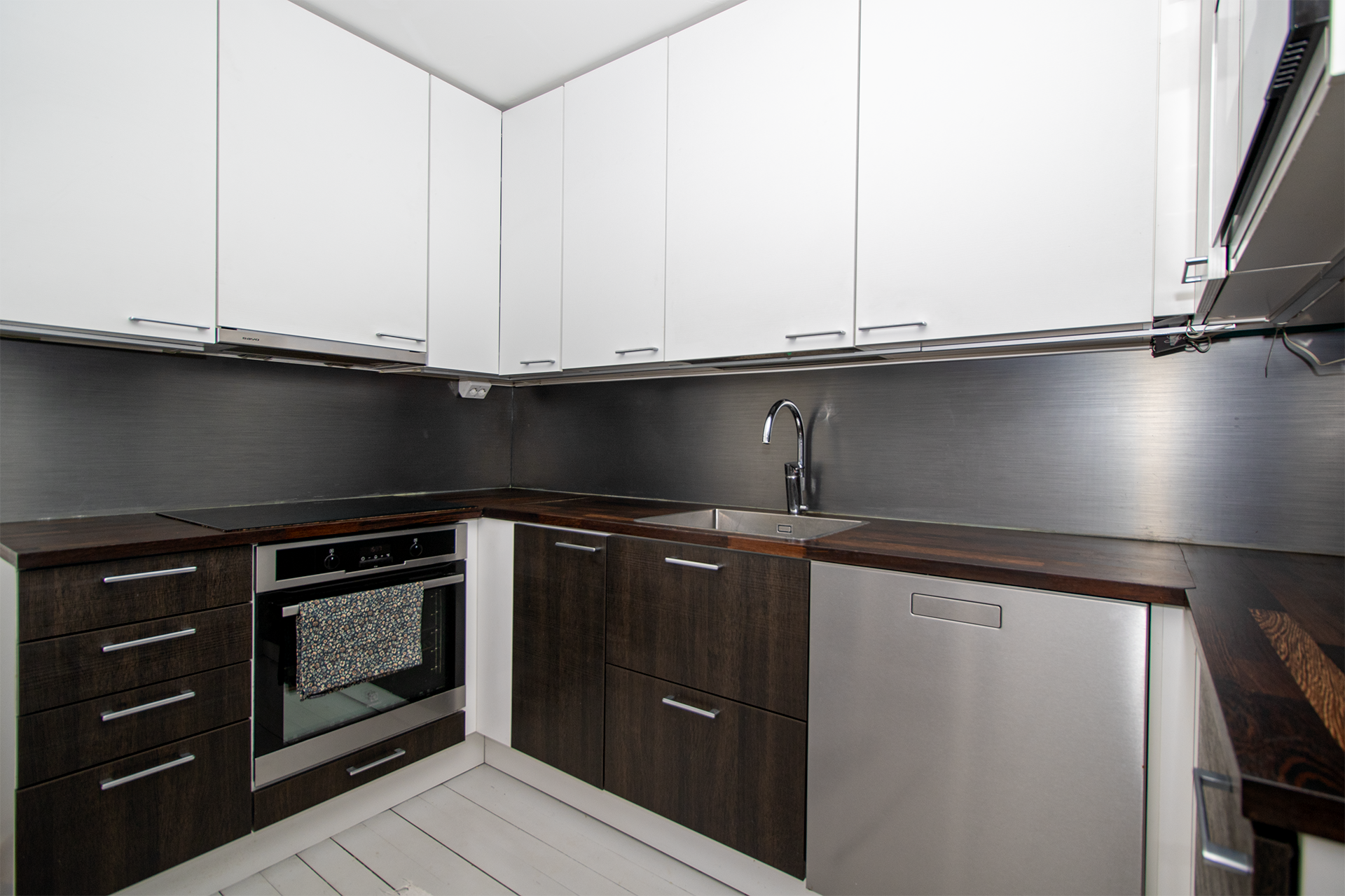 Laadukas, uusittu keittiö.