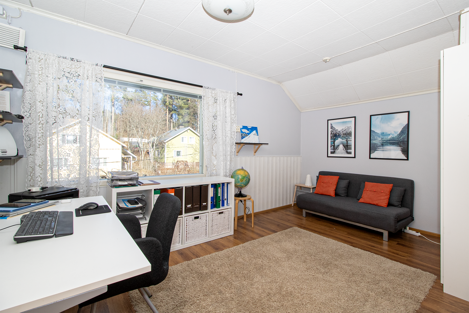 Yläkerran makuuhuone