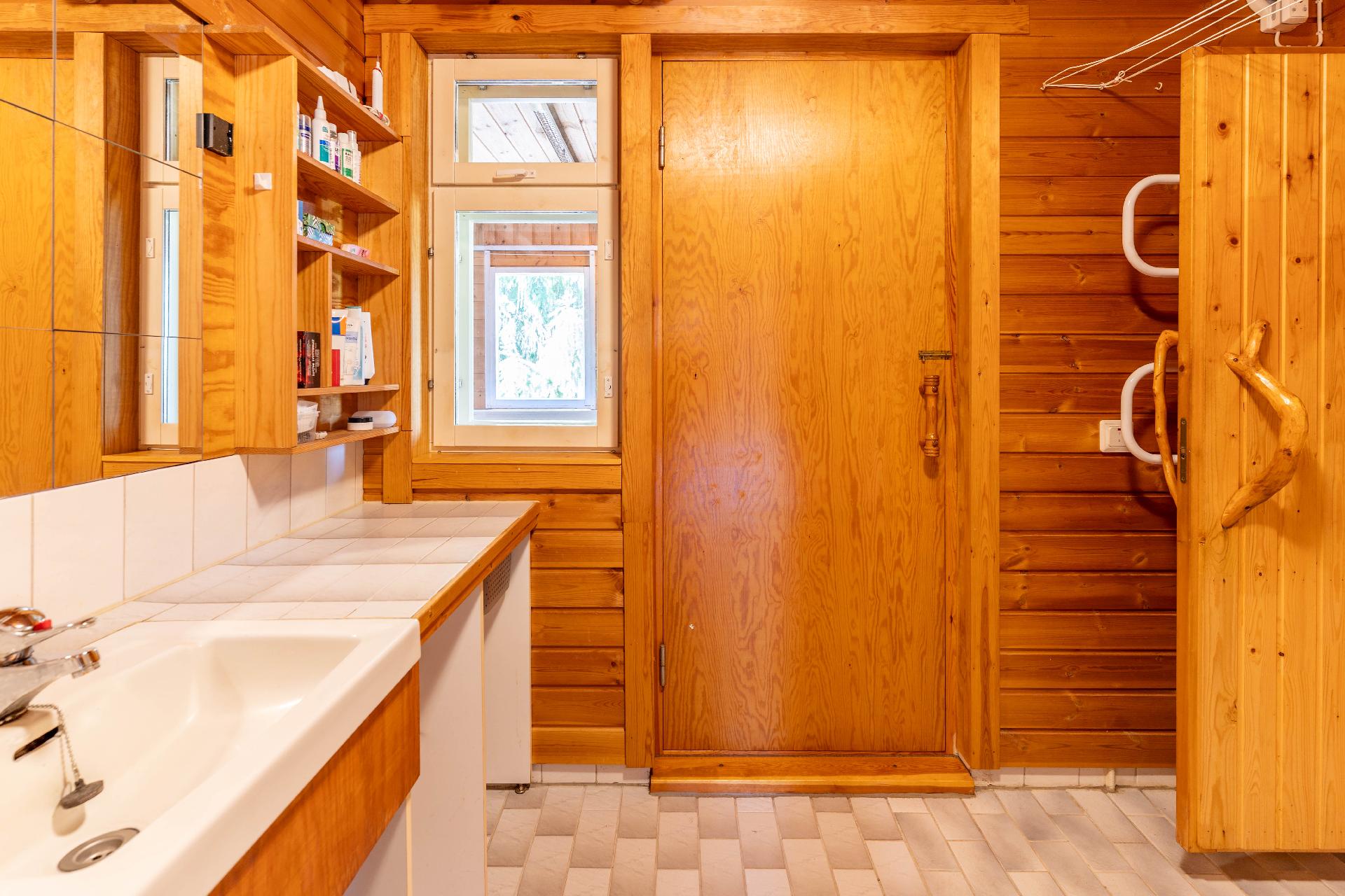 Taivaskalliontie 12, Selki, Vihti