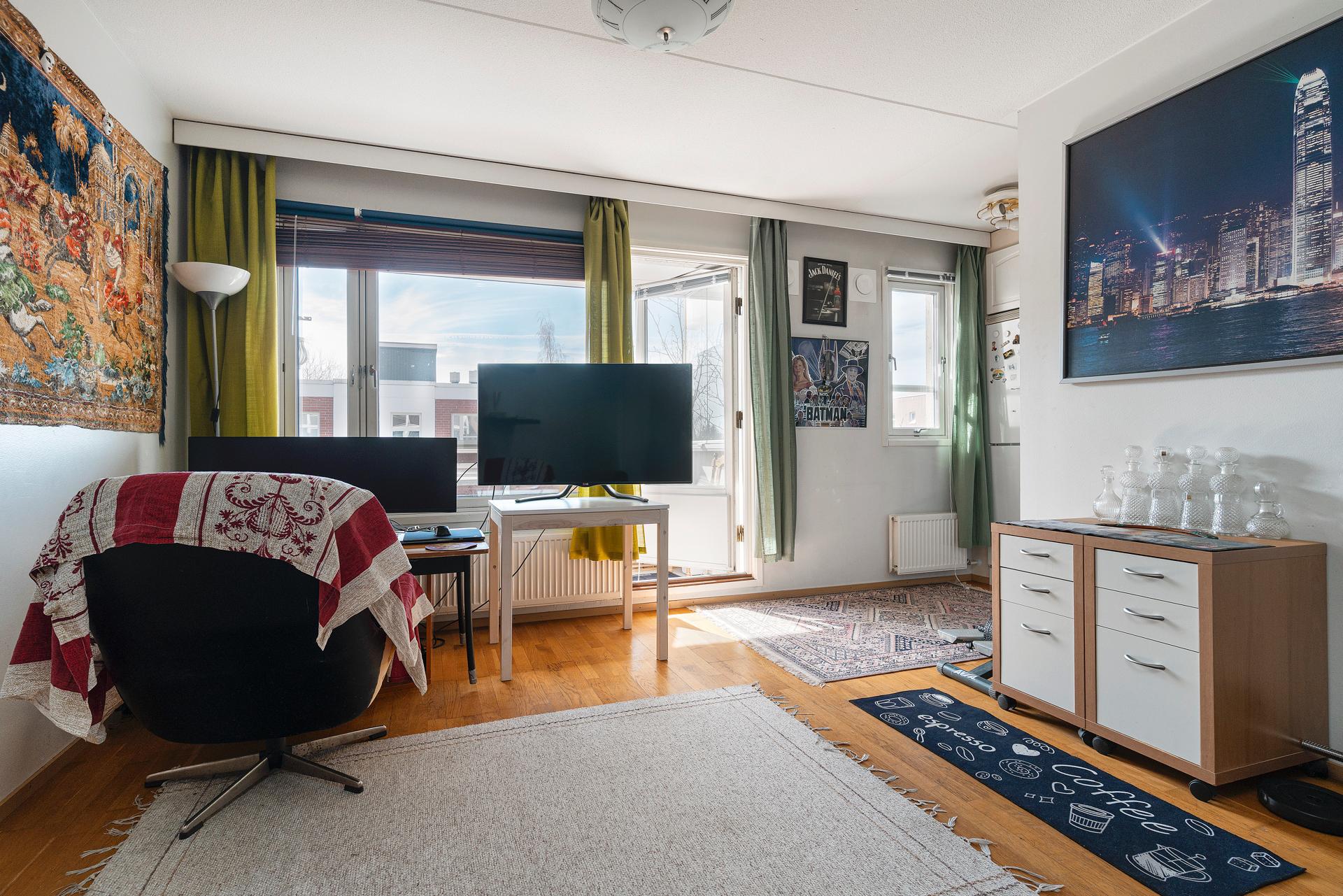 Unikkotie 3, Pukinmäki, Helsinki