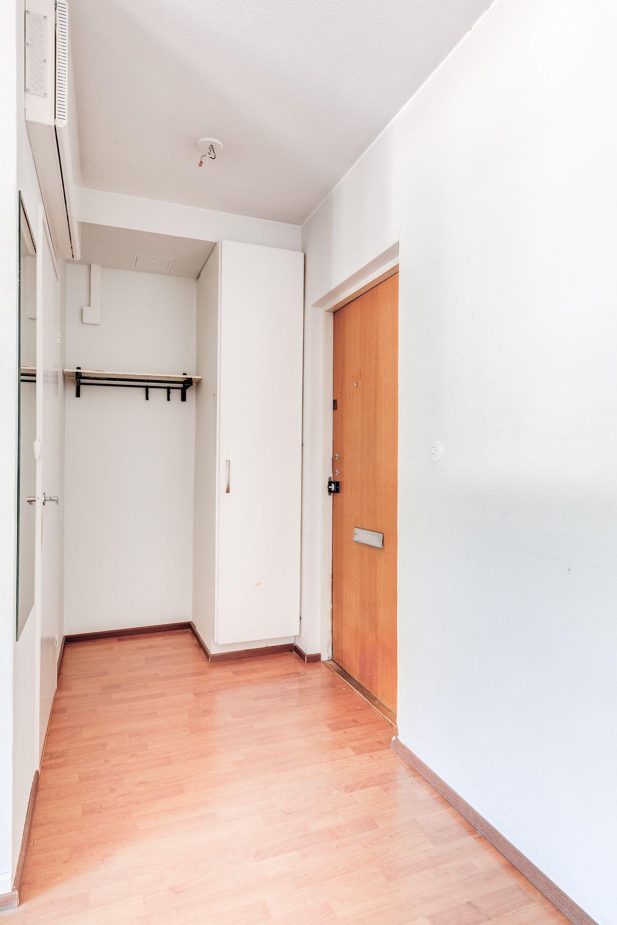 Osuuskunnantie 33, Länsi-Pakila, Helsinki