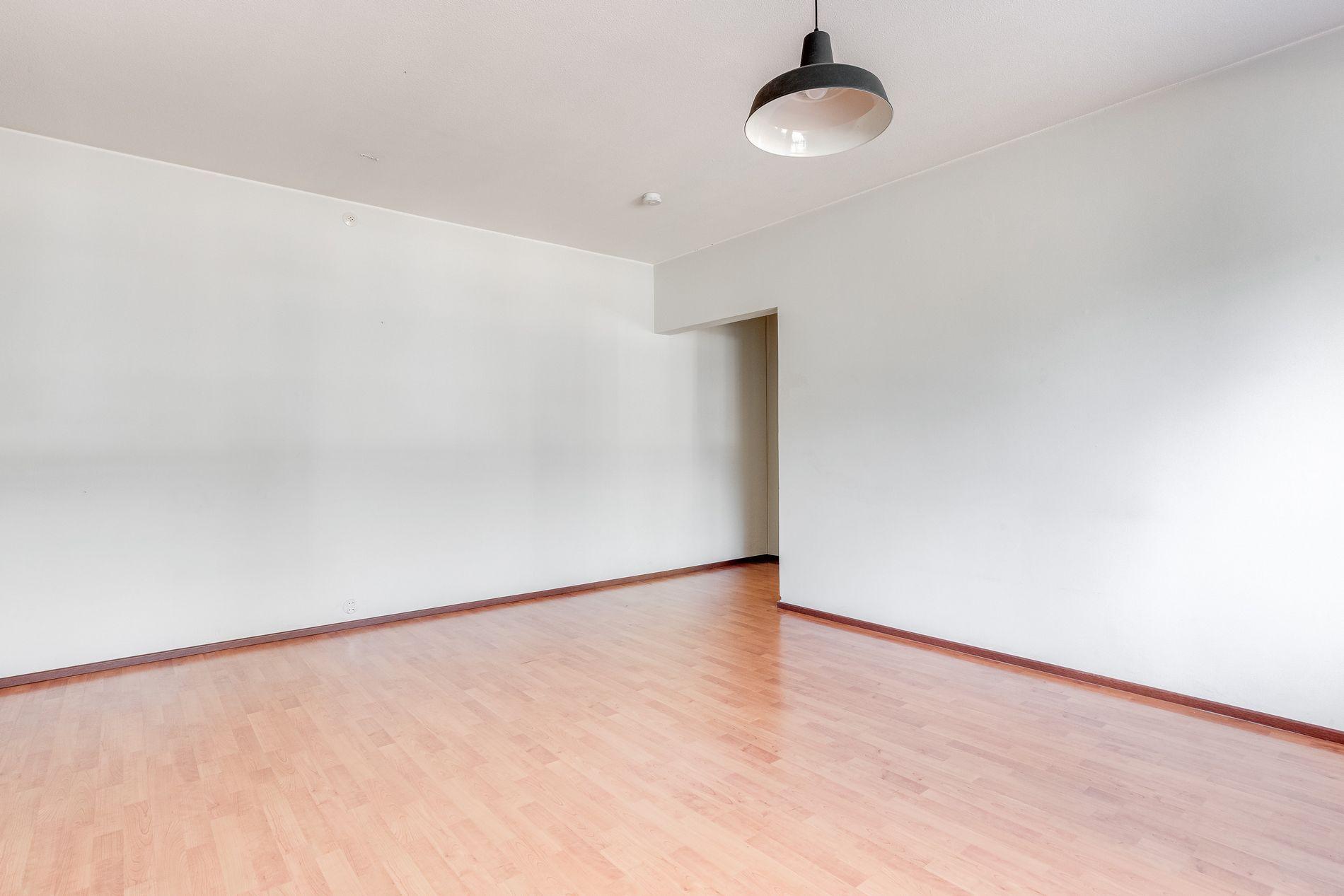 Osuuskunnantie 33, Länsi-Pakila, Helsinki