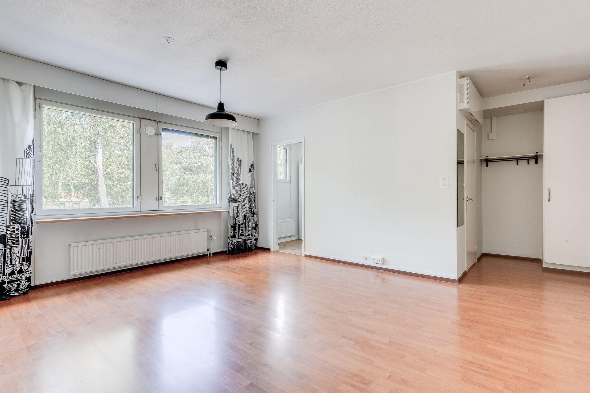 Osuuskunnantie 33, Länsi-Pakila, Helsinki