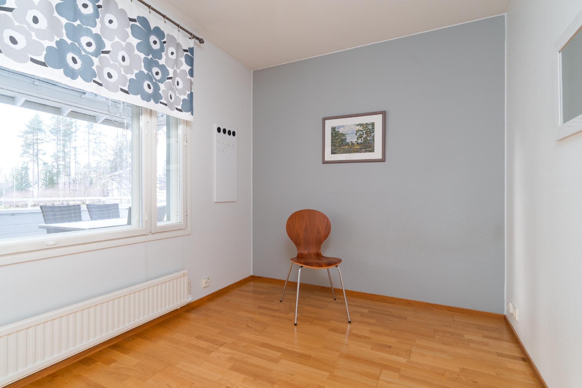 Yläkerran kolmas makuuhuone