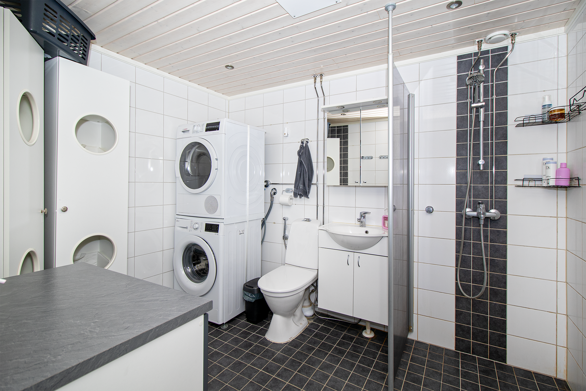 Remontoitu pesuhuone