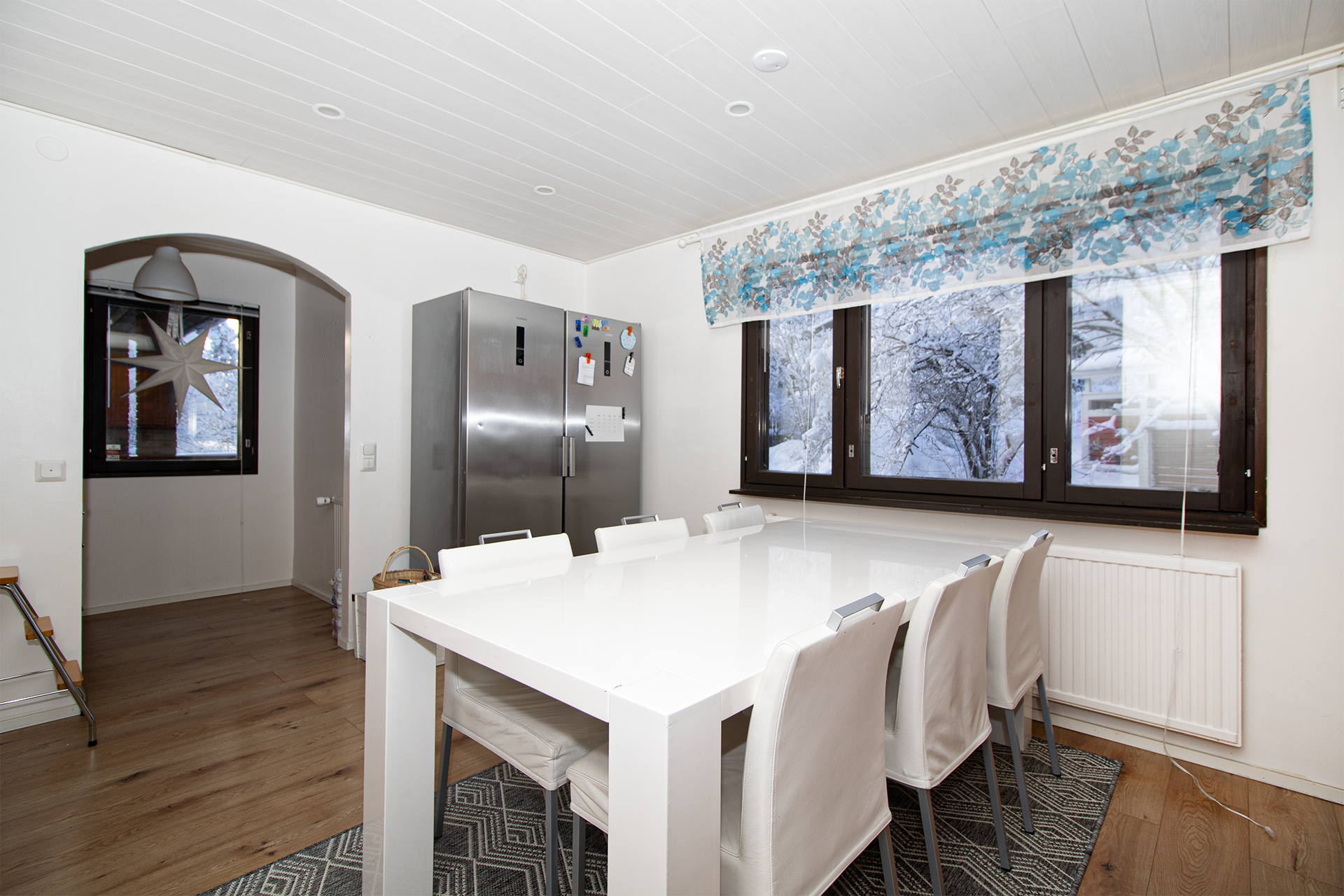 Keittiön vieressä apukeittiö