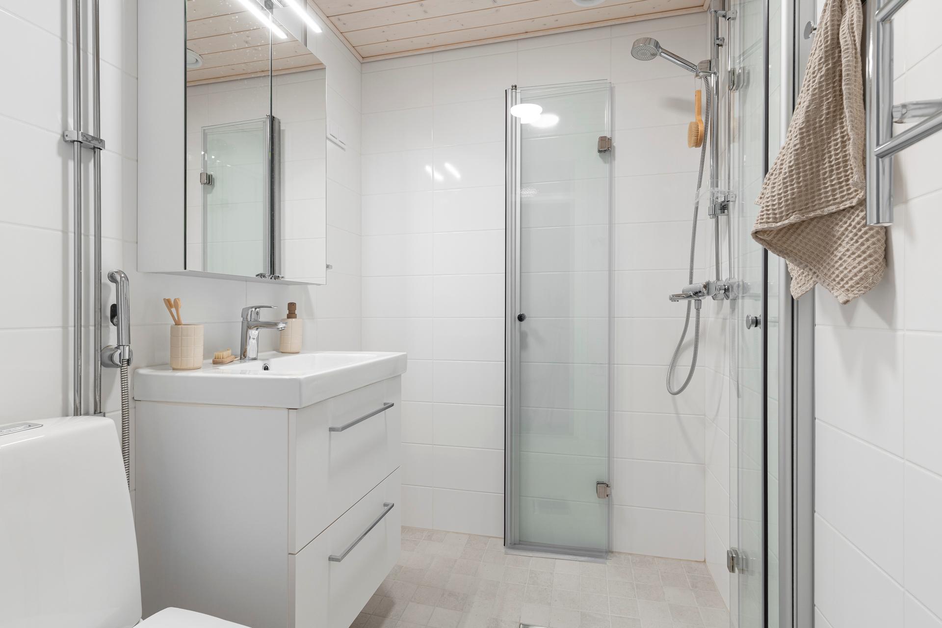 Laajaniityntie 8, Martinlaakso, Vantaa