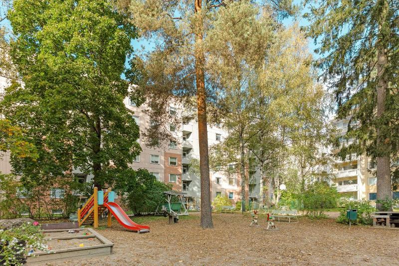 Laajaniityntie 8, Martinlaakso, Vantaa