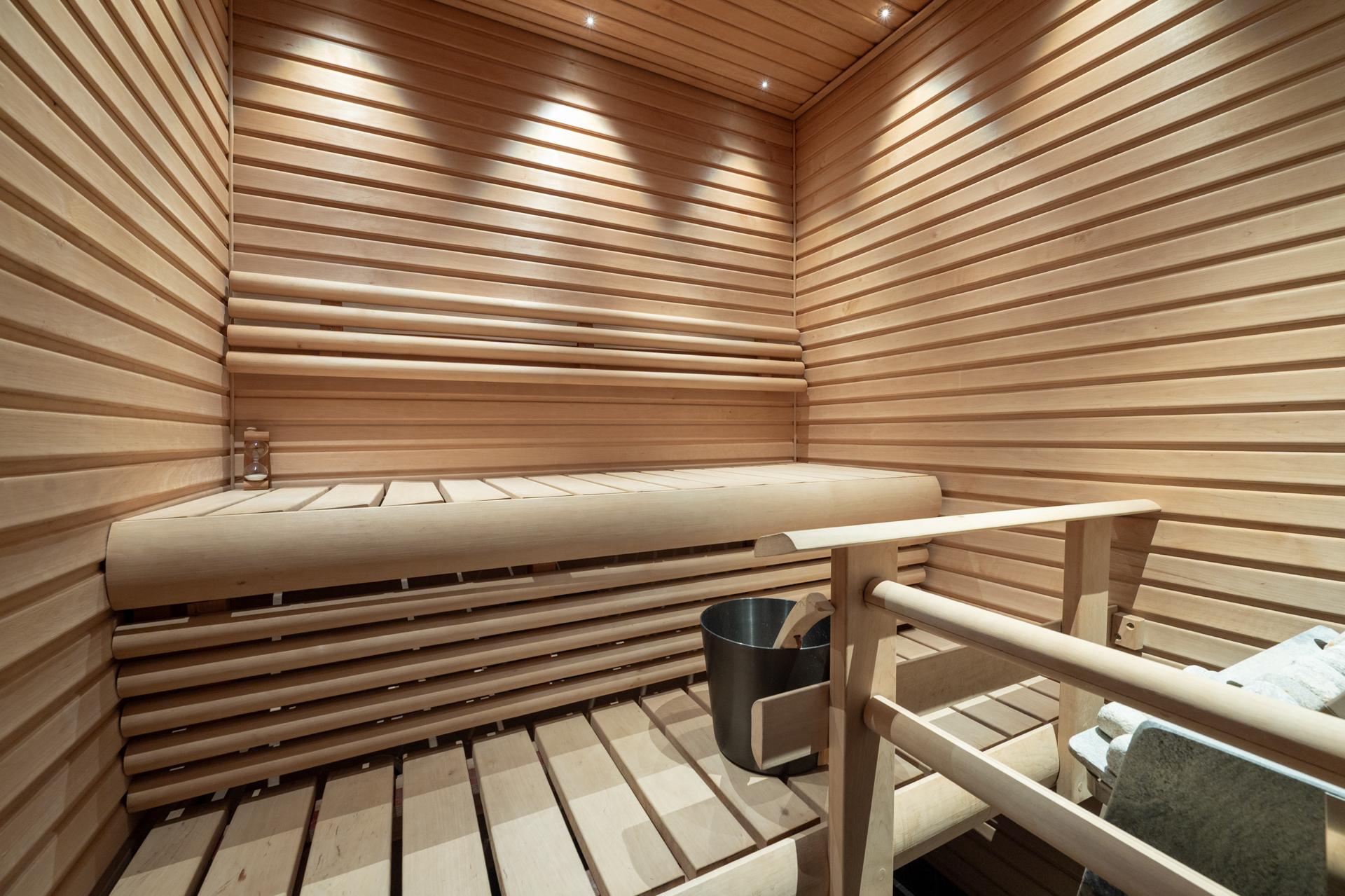 Korkeavuorenkatu 31-33, Kaartinkaupunki, Helsinki