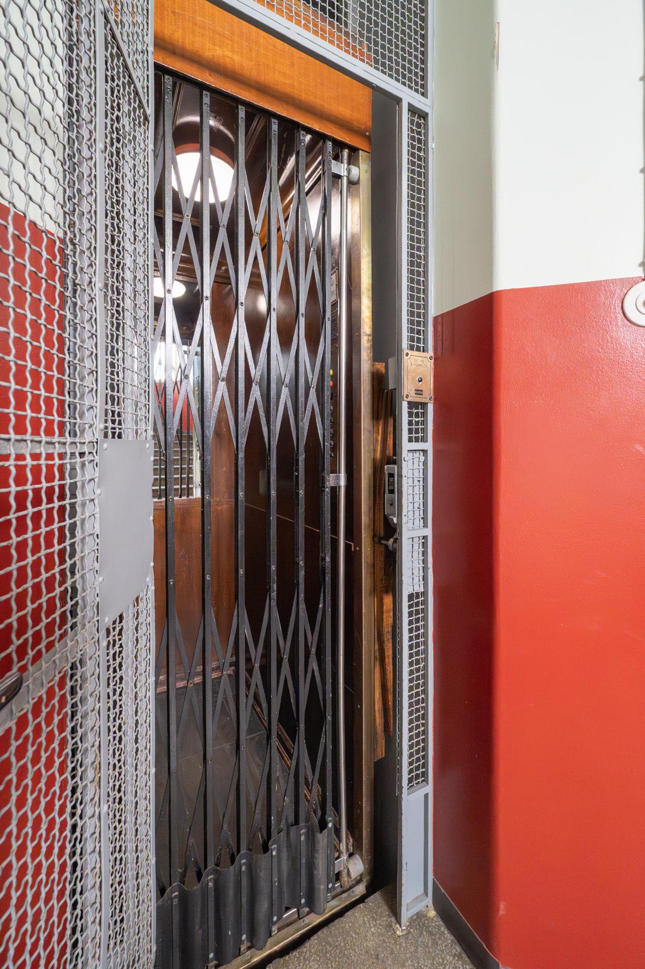 Korkeavuorenkatu 31-33, Kaartinkaupunki, Helsinki