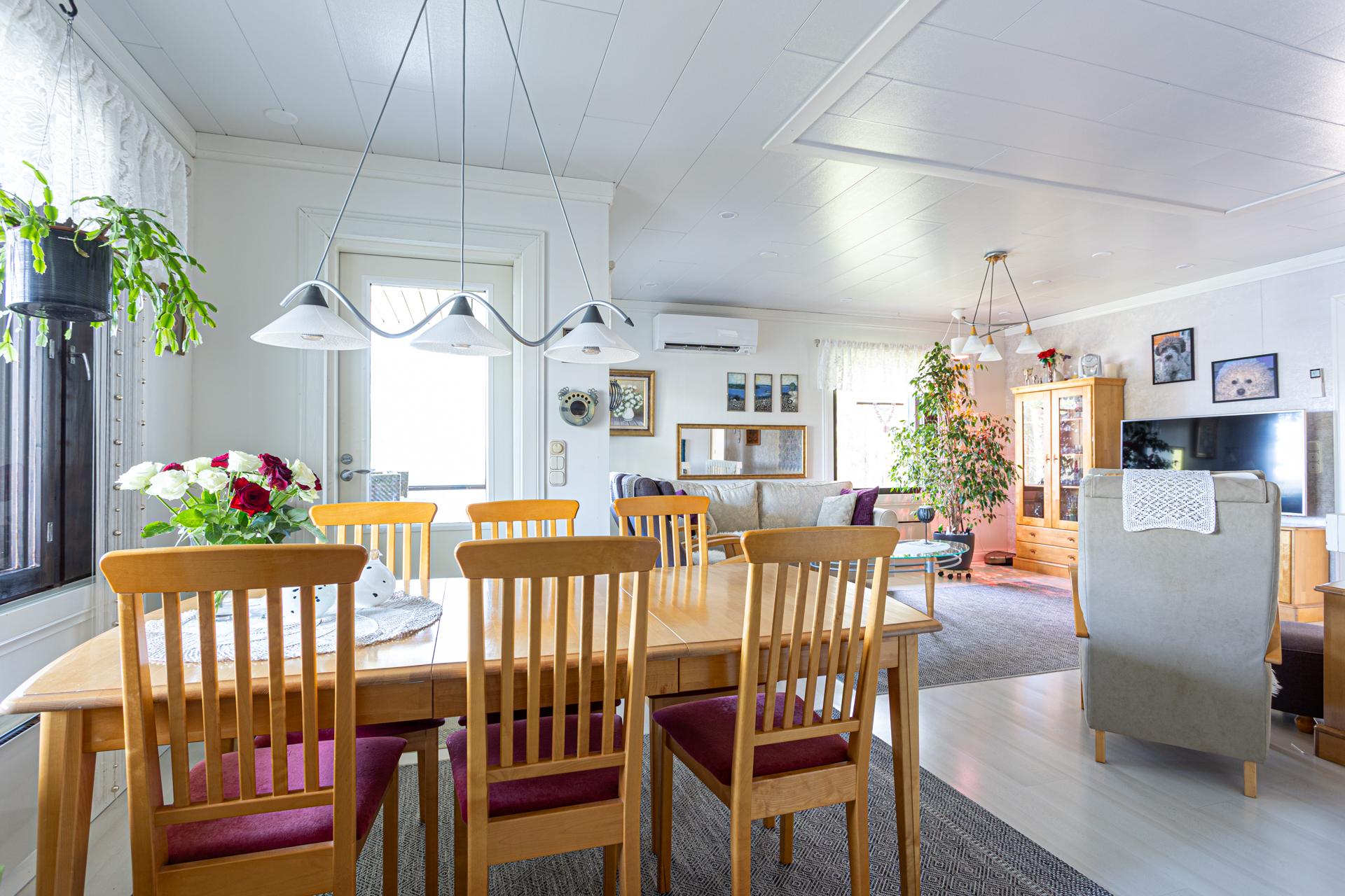 Joensuuntie 286B, Tuusniemi