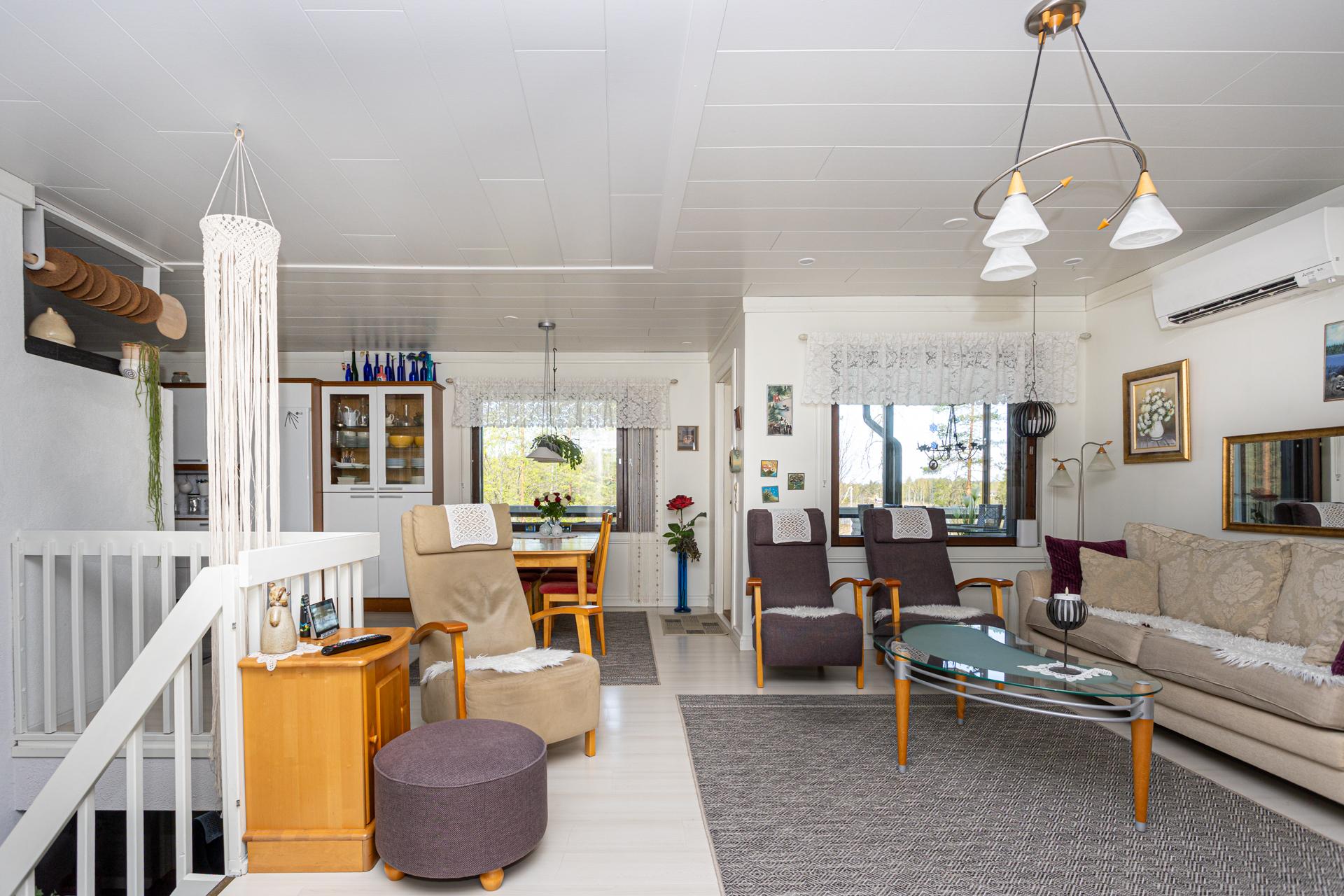 Joensuuntie 286B, Tuusniemi