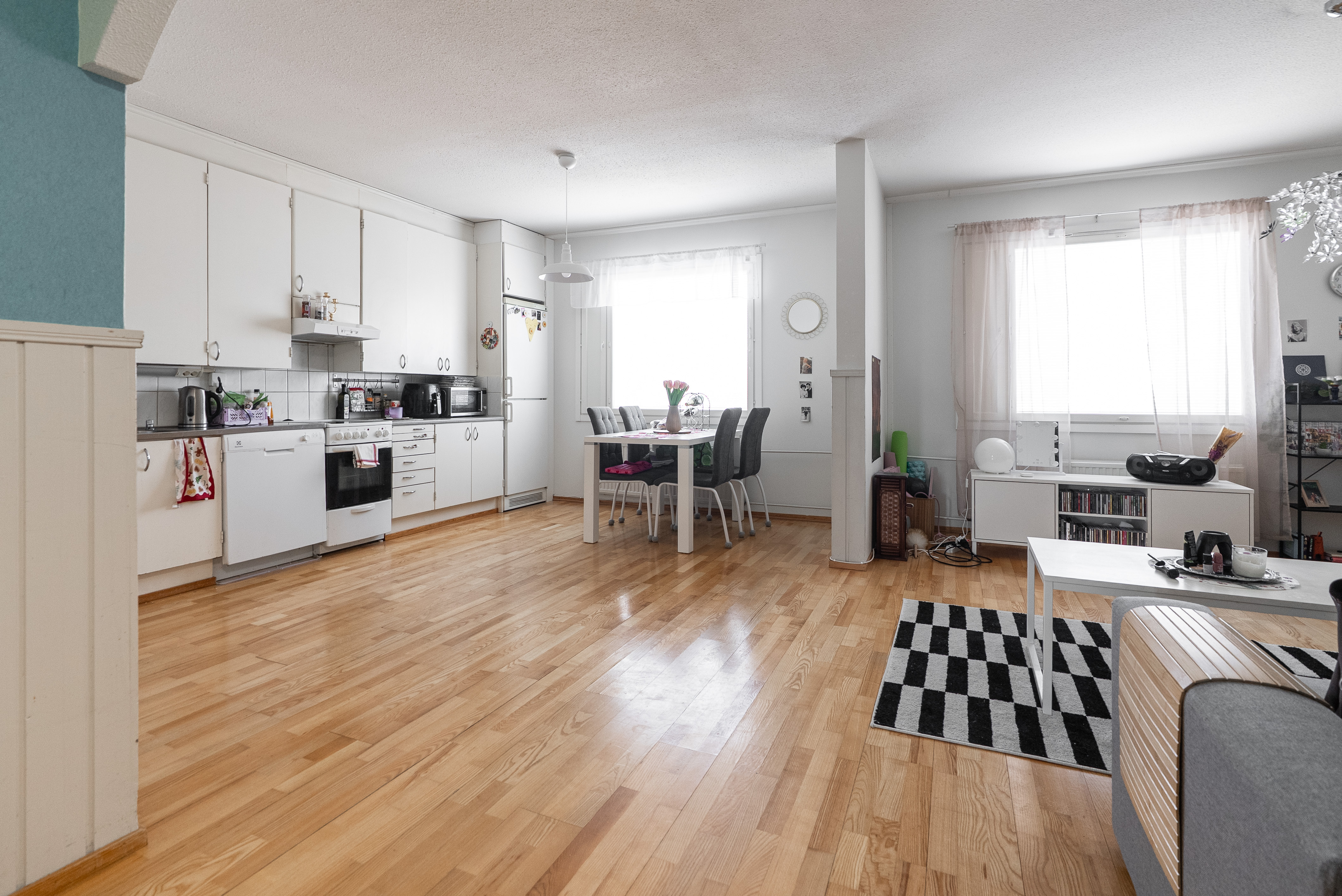 Tuulikintie 8, Kaijonharju, Oulu