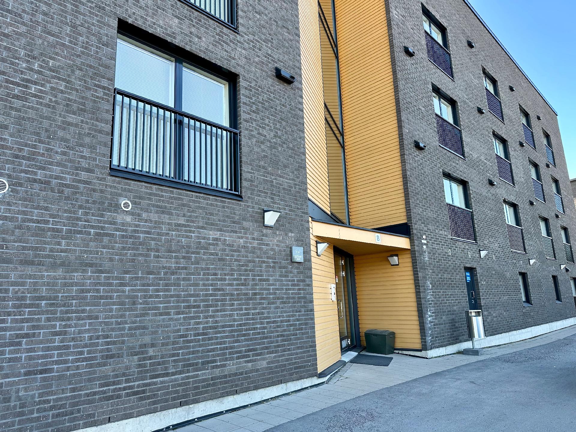 Muuripadantie 1, Kiulukangas, Oulu