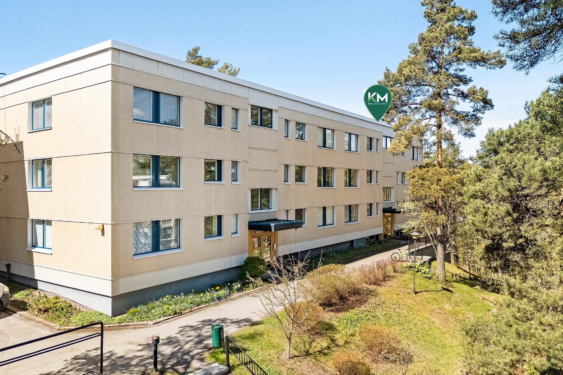 Sijainti talon rauhallisessa päädyssä