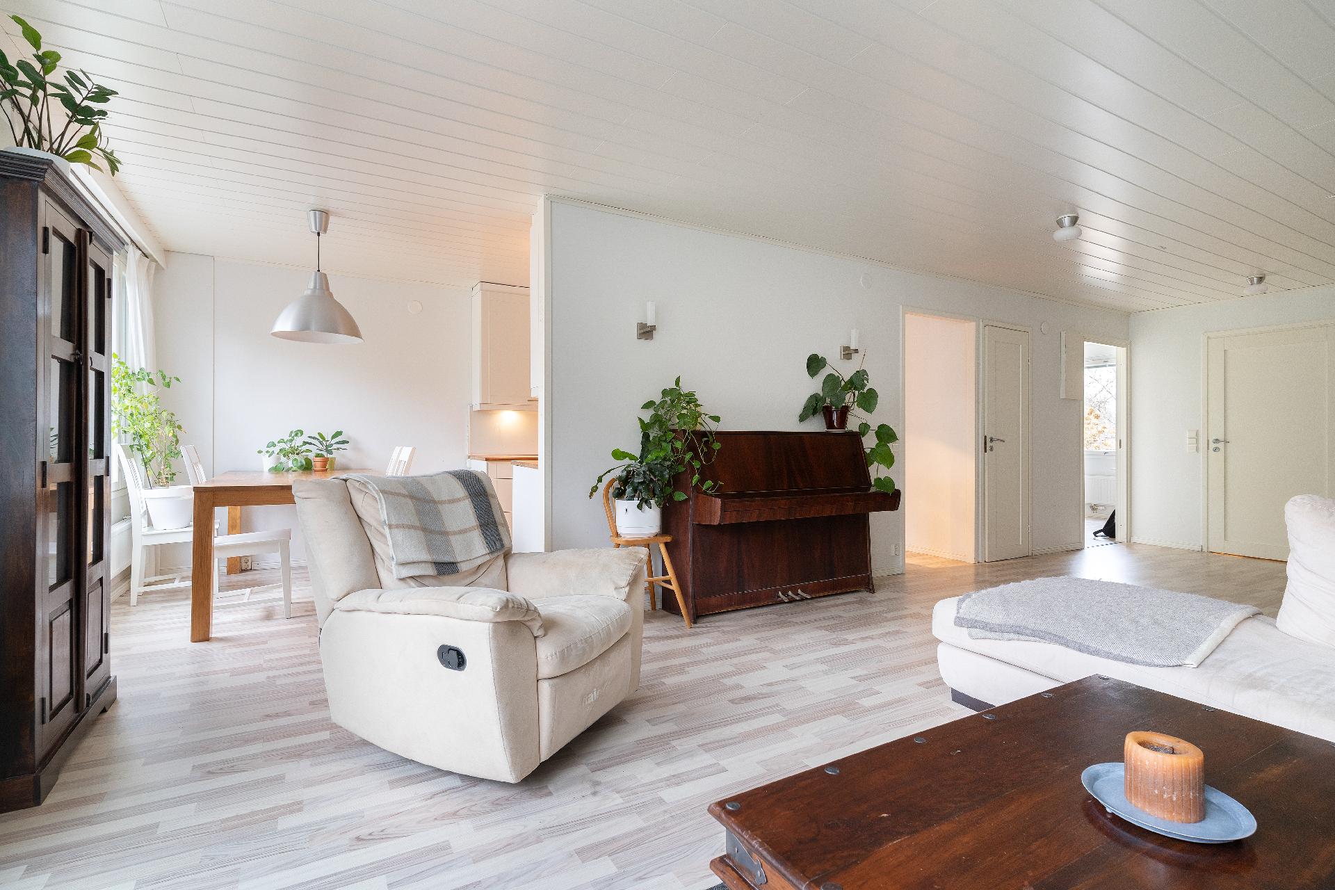 Laajakorvenkuja 4, Martinlaakso, Vantaa
