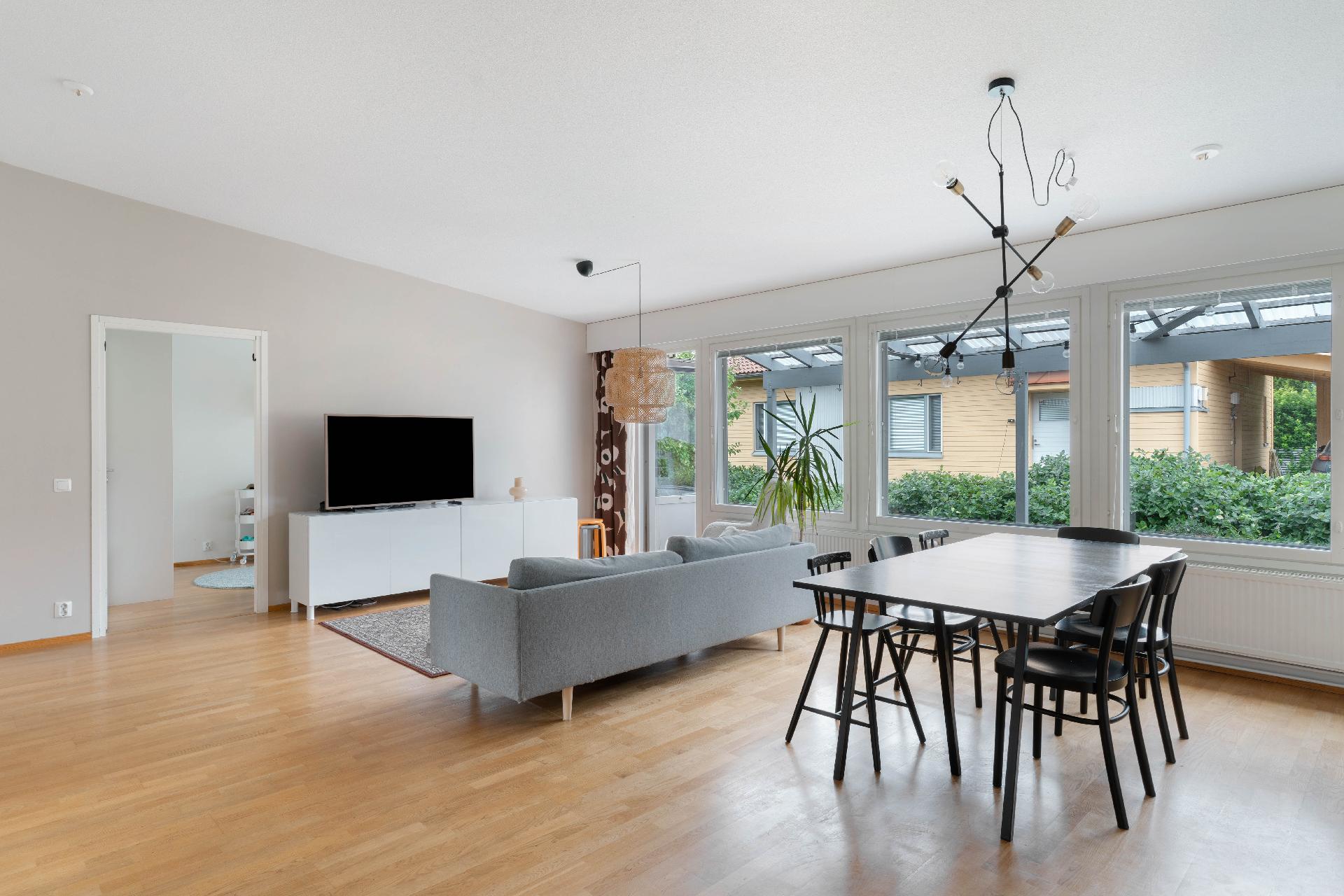 Rauhalankaari 24, Kivistö, Vantaa