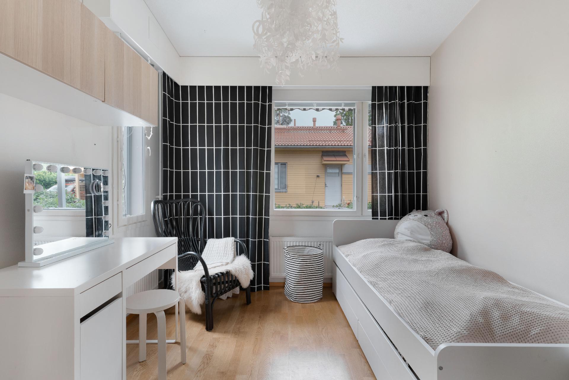 Rauhalankaari 24, Kivistö, Vantaa