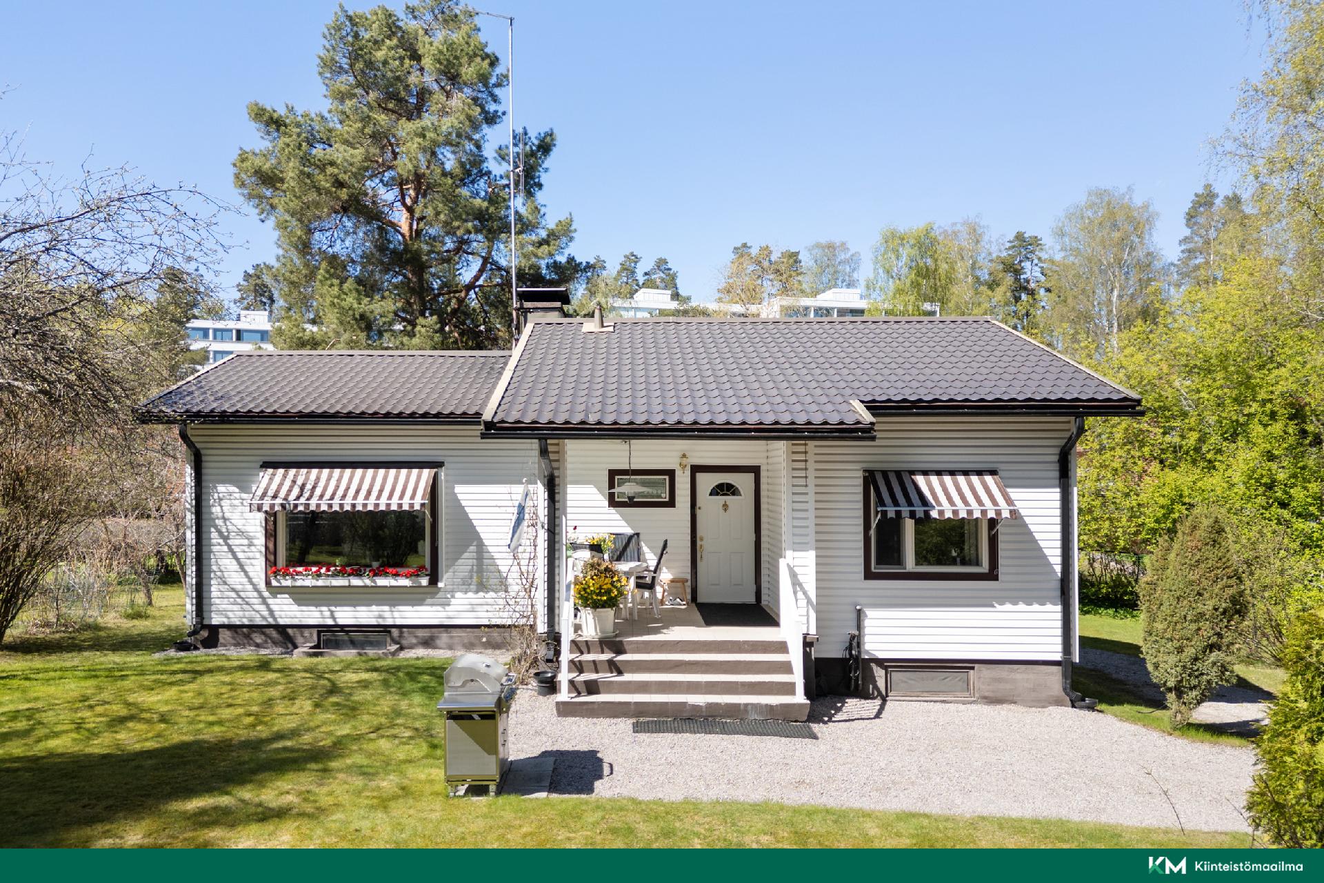 1961 rakennettu, talossa yhteensä 84 m2, rak.oikeutta järjellä 126 n2