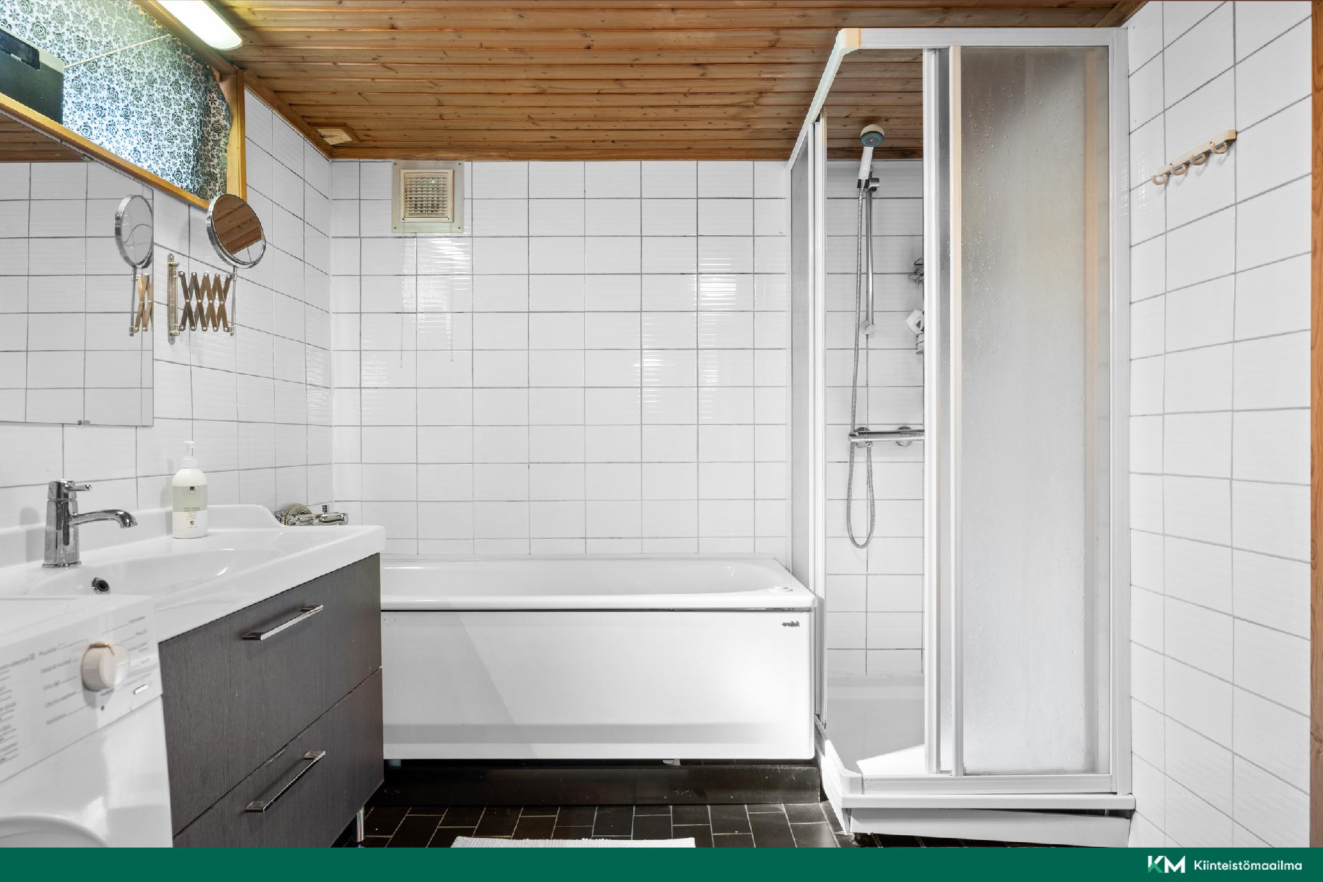 Kuusiniementie 25, Viherlaakso, Espoo
