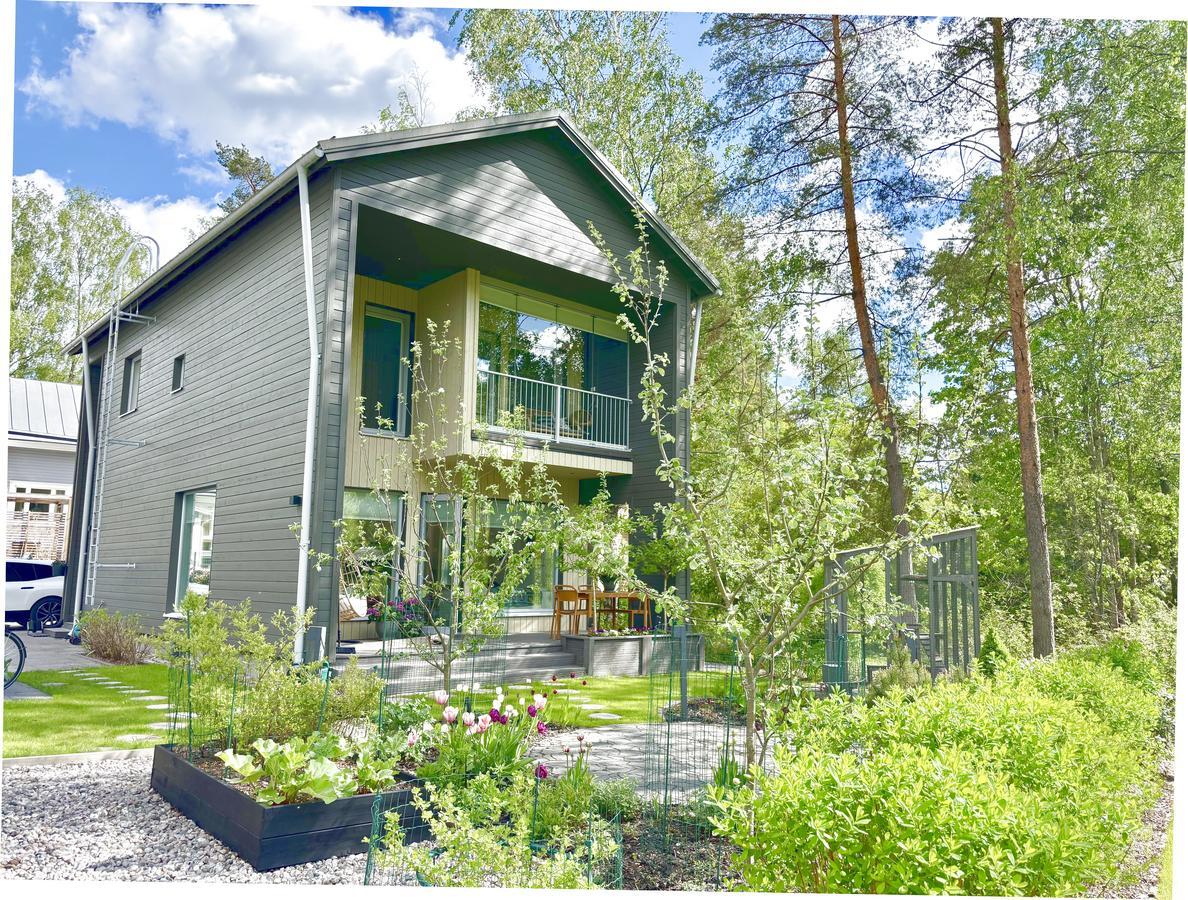 Hakunintie 16, Hakuninmaa, Helsinki