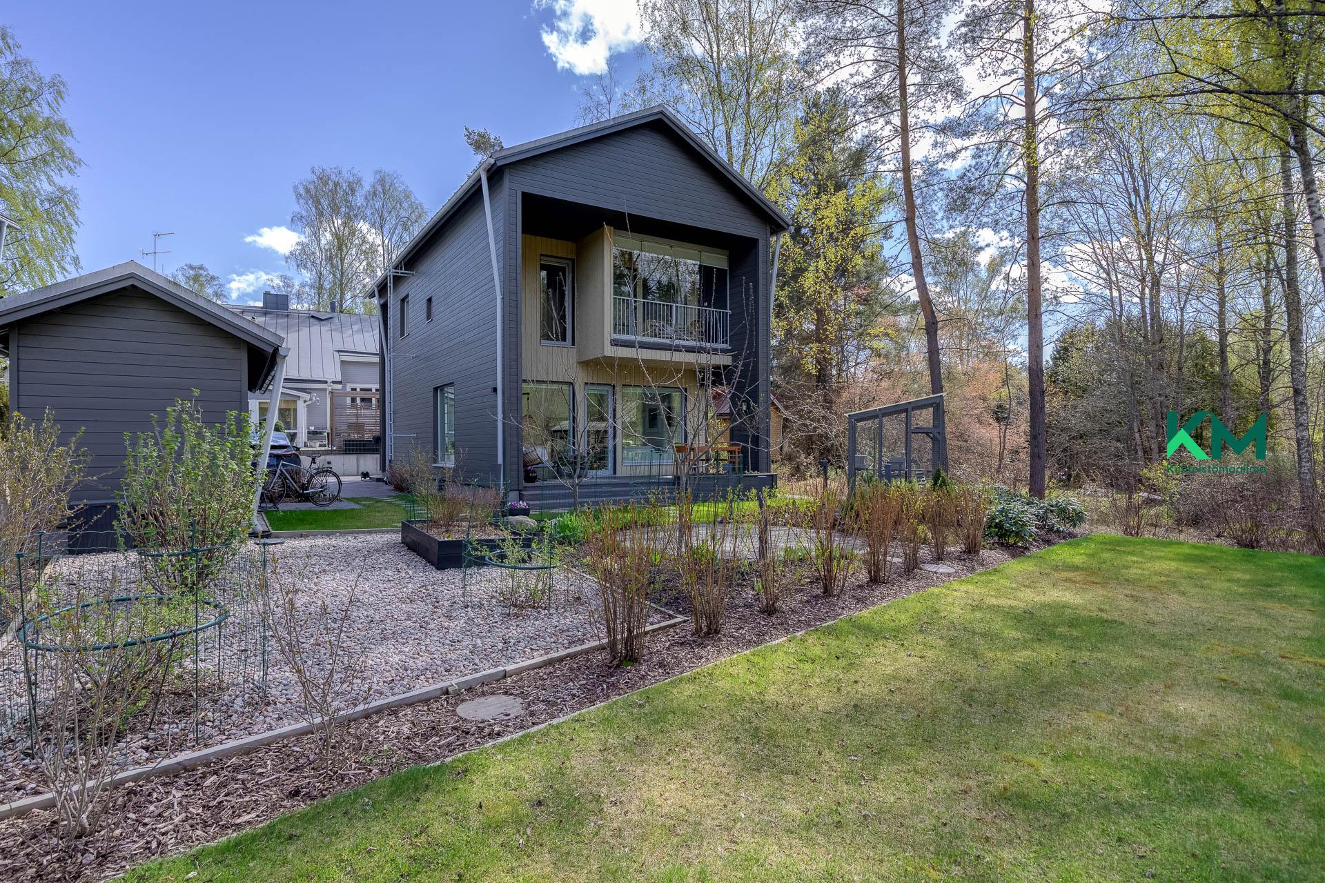 Hakunintie 16, Kaarela, Helsinki