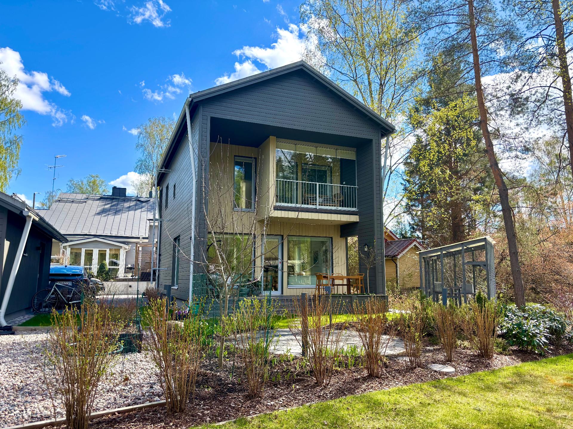Hakunintie 16, Kaarela, Helsinki