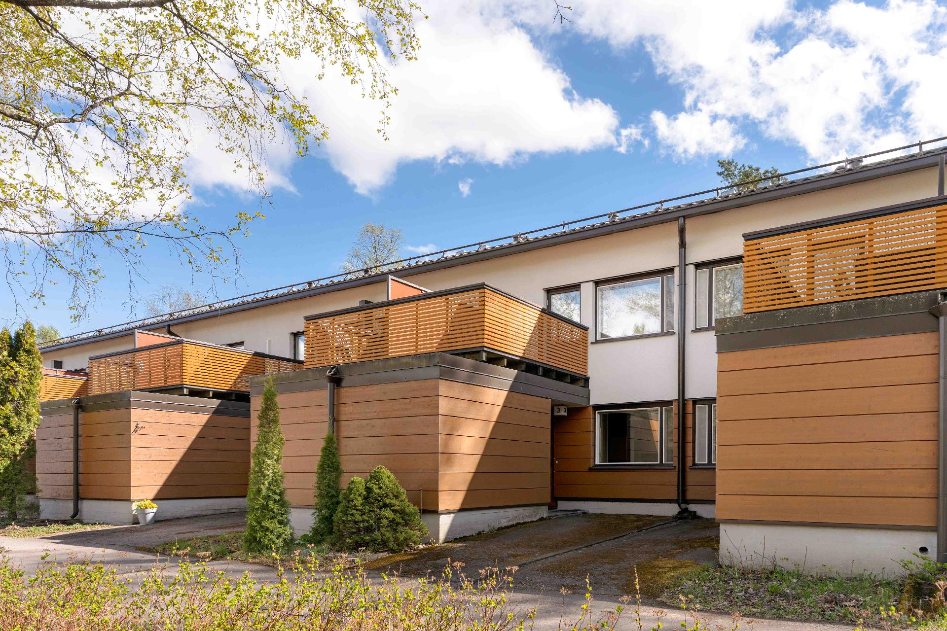 Laajakorvenkuja 2, Martinlaakso, Vantaa