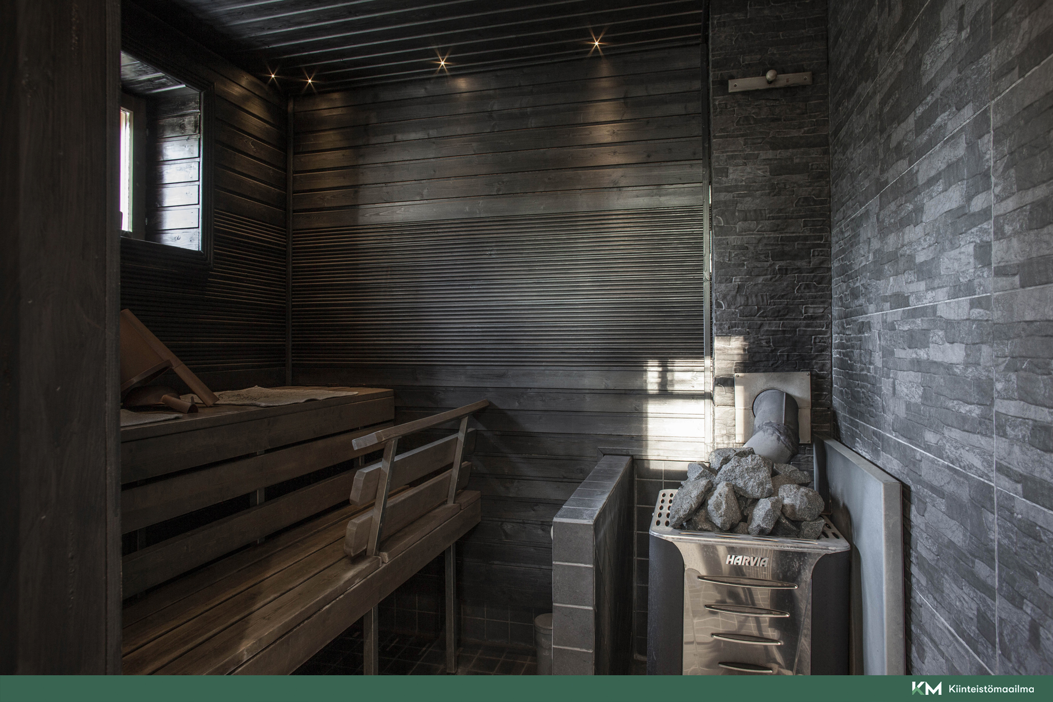 sauna, jossa uusi kiuas