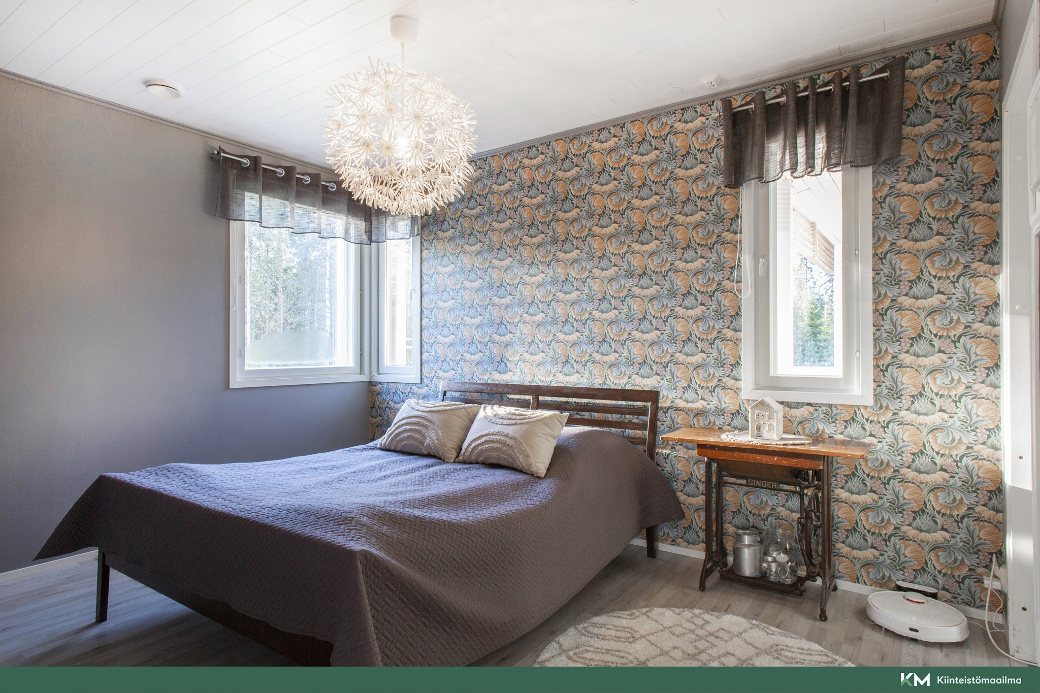 ensimmäinen makuuhuone