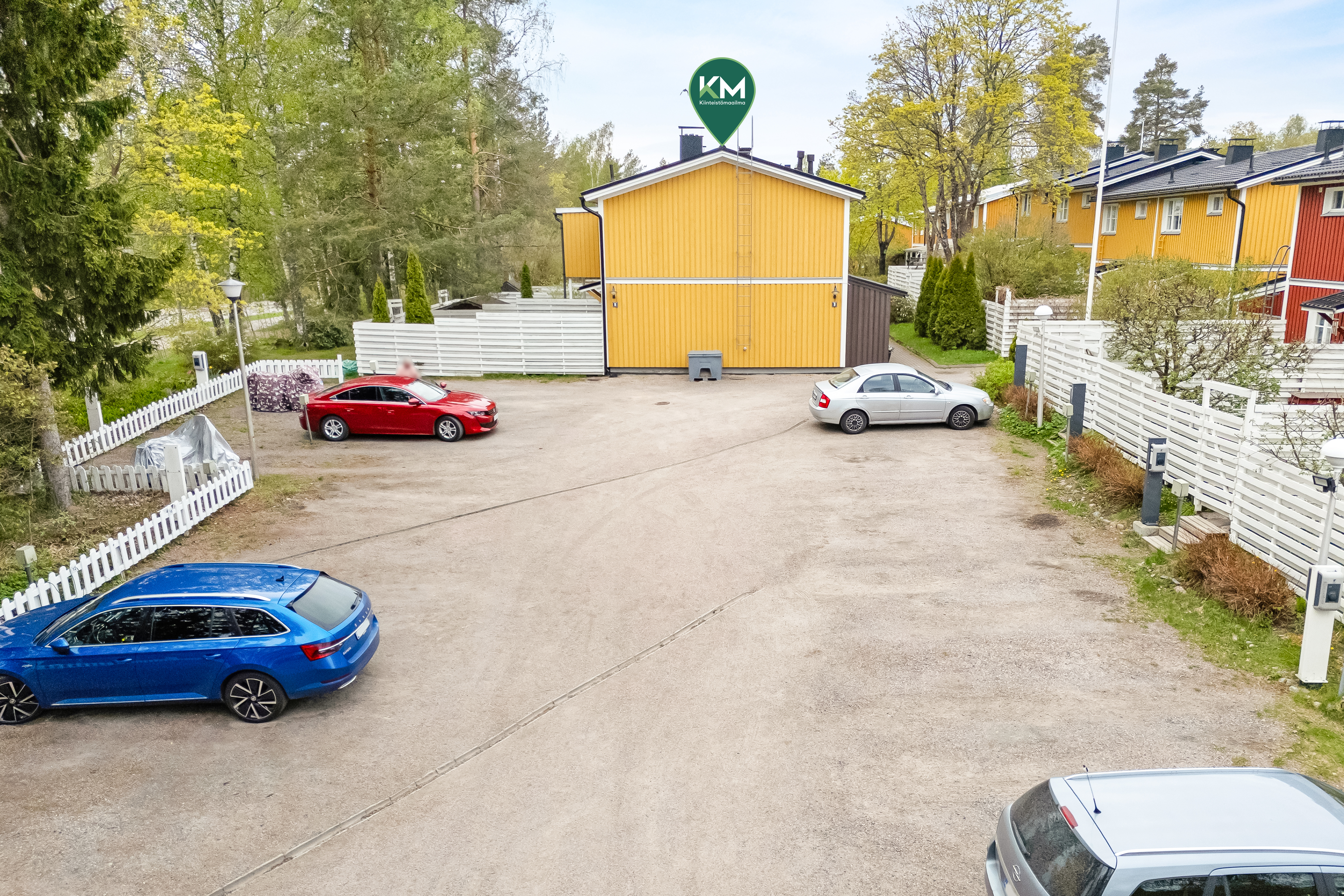 Osassa paikoissa on sähköautonlataus