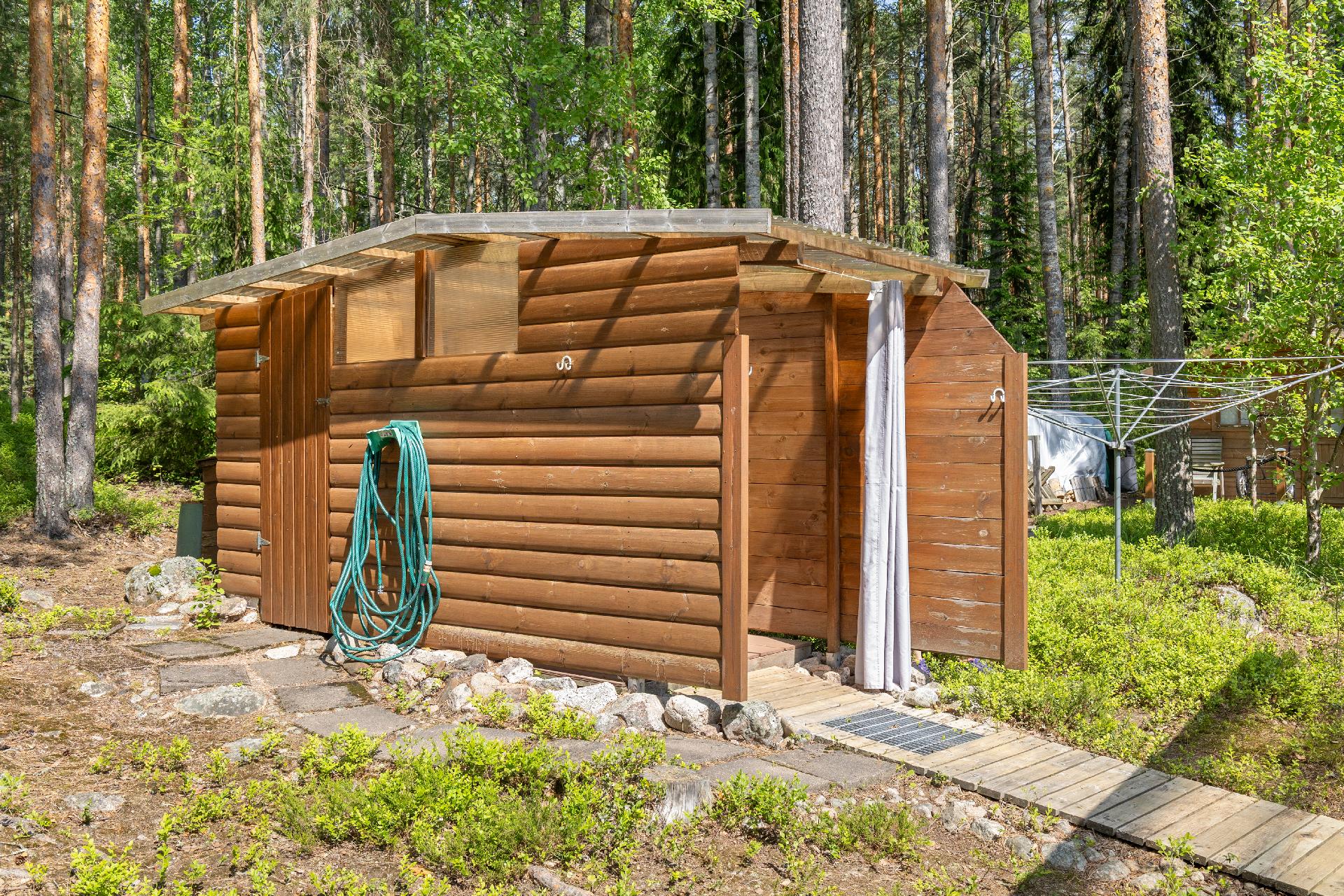 Suihkutila ulkona