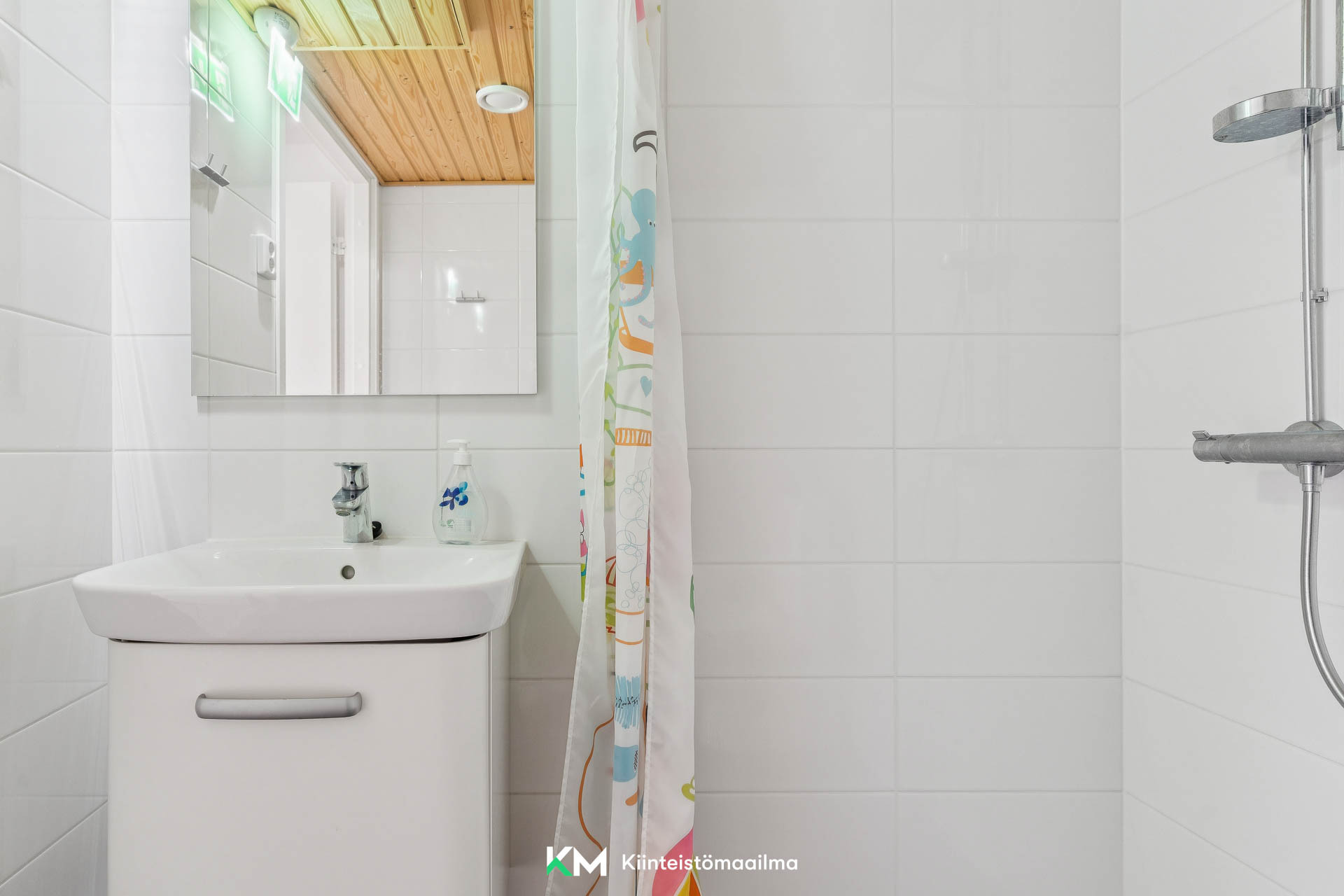 WC:ssä on myös suihku