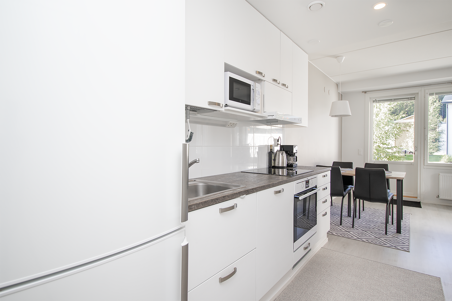 Tasokas keittiö - täydellinen varustus